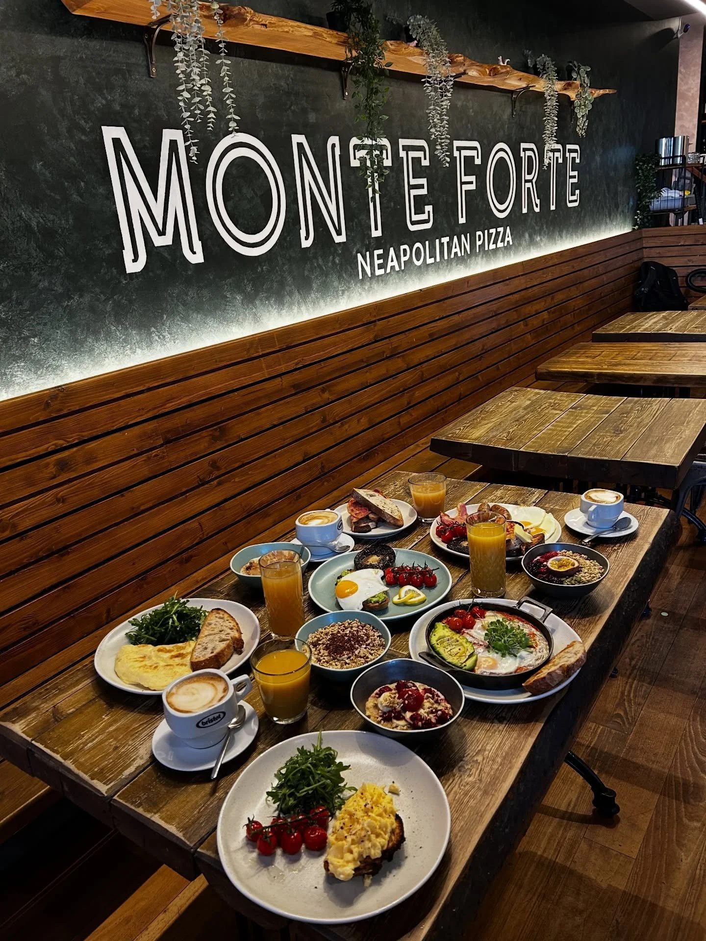 BRUNCH HAS LANDED IN DORKING ✨

If pizza for breakfast isn&rsquo;t your love language, we&rsquo;re giving you options from a proper cooked breakfast or shakshuka straight from the pizza oven🔥 

Whether you&rsquo;re fuelling up for the day or easing 