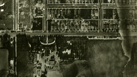 1923