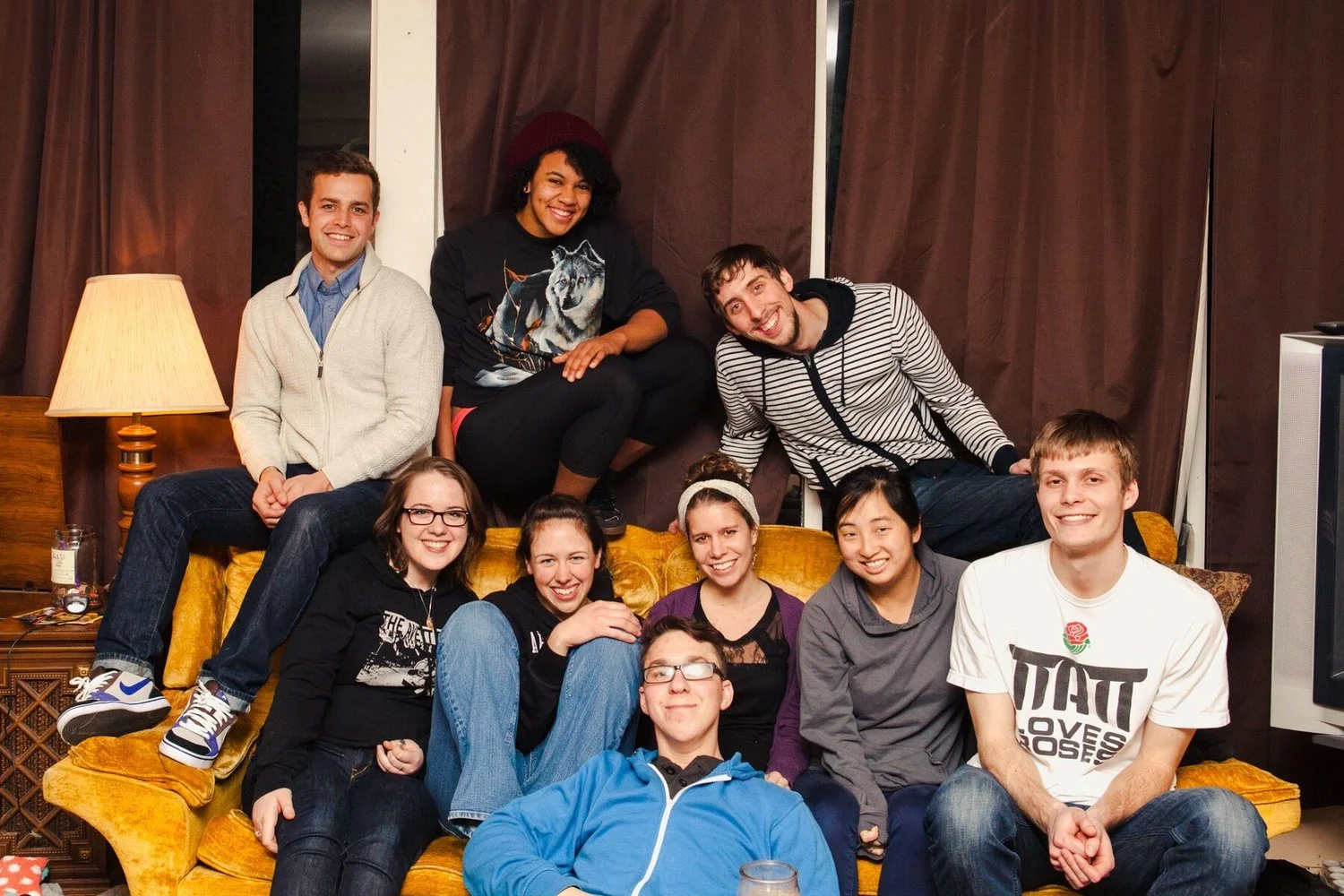 Housemates+chilling6_preview.jpg