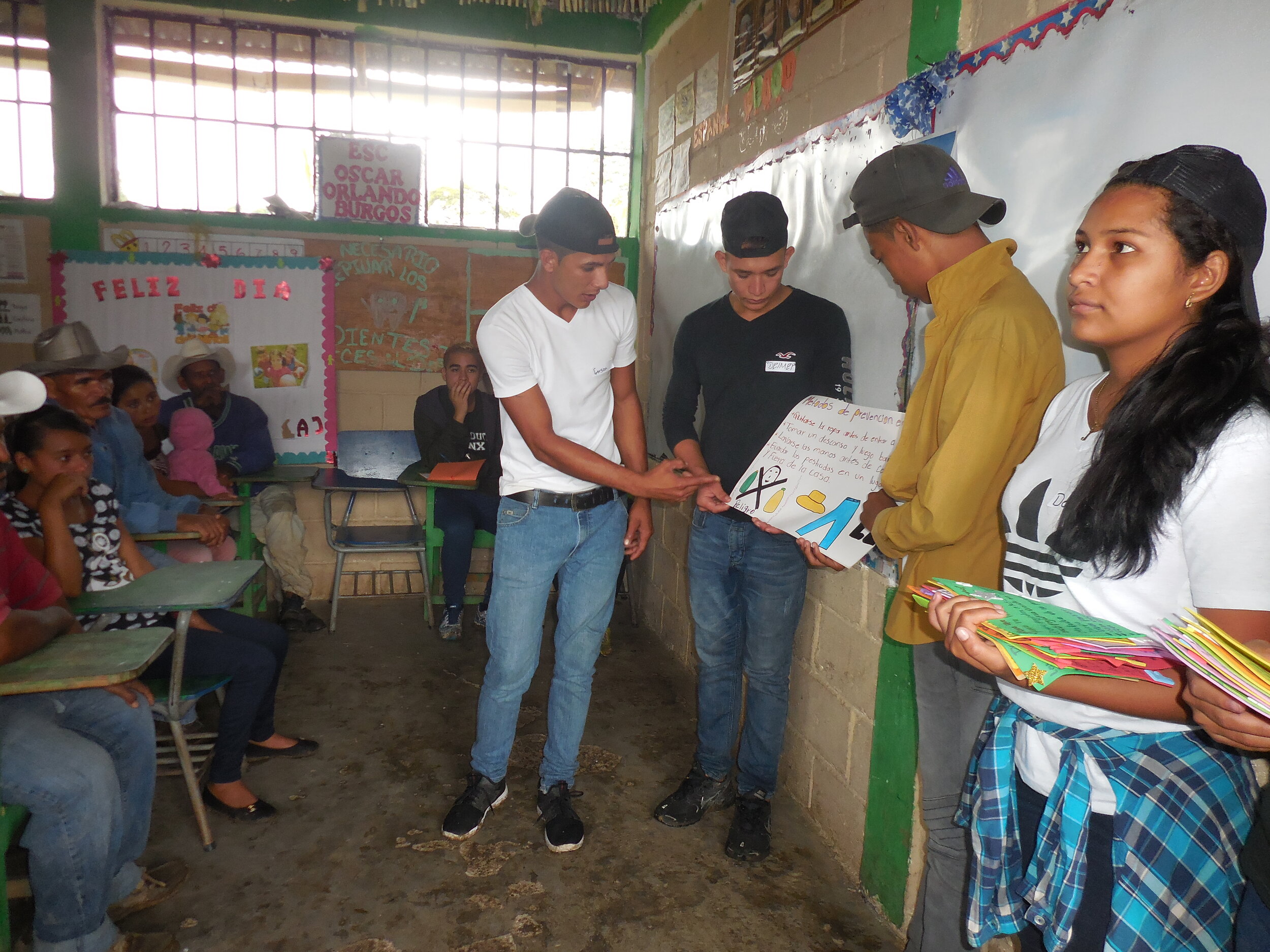 Onsite in Chacuite, the Fuerza team is educating local residents about how to mitigate their own exposure to agricultural chemicals.