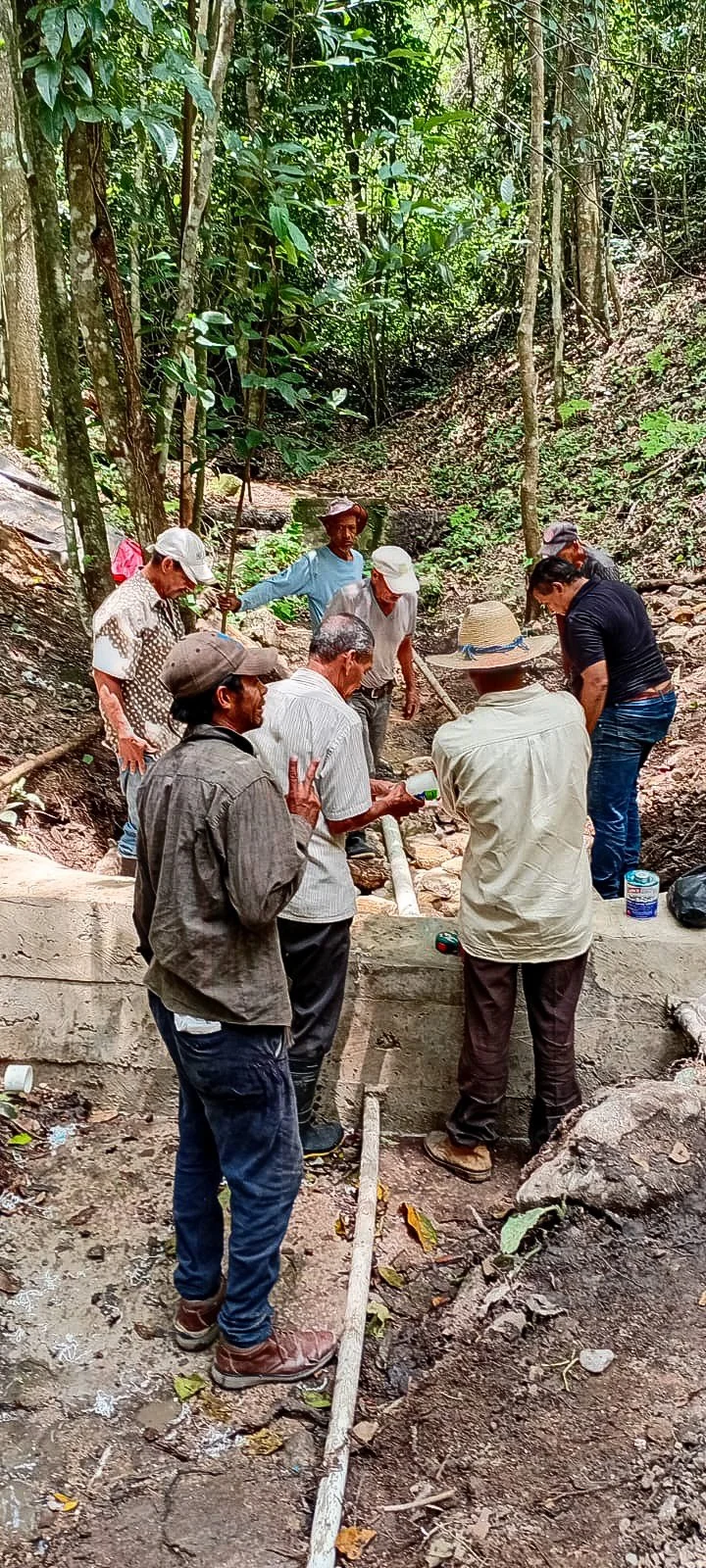 The water system in El Rosario was failing. A generous donation to ACTS allowed us to take on the project with community collaboration including 100s of hours of hard labor digging trenches and toting rocks.