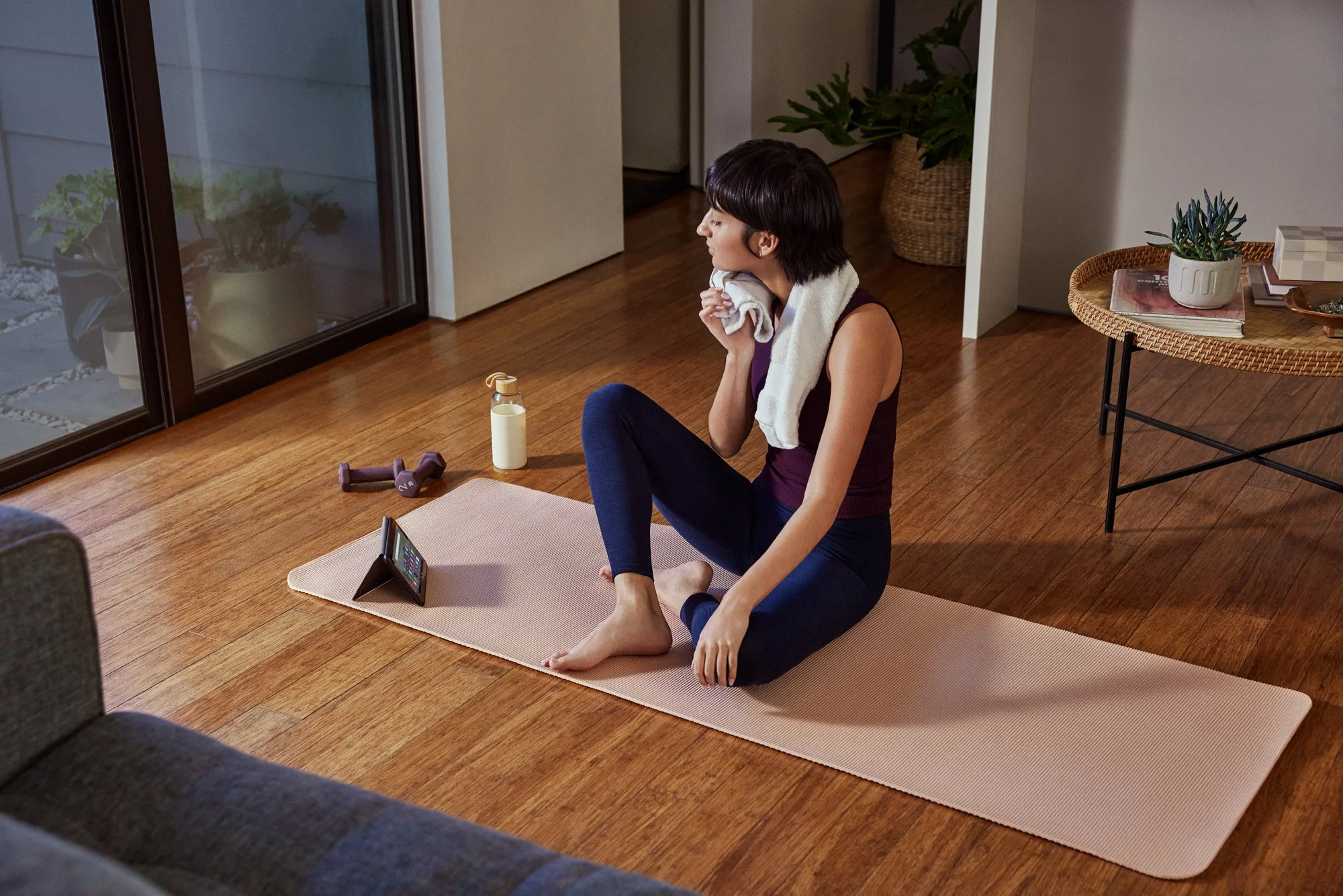 05_quartz_apt_livingroom_2489_v4.jpg