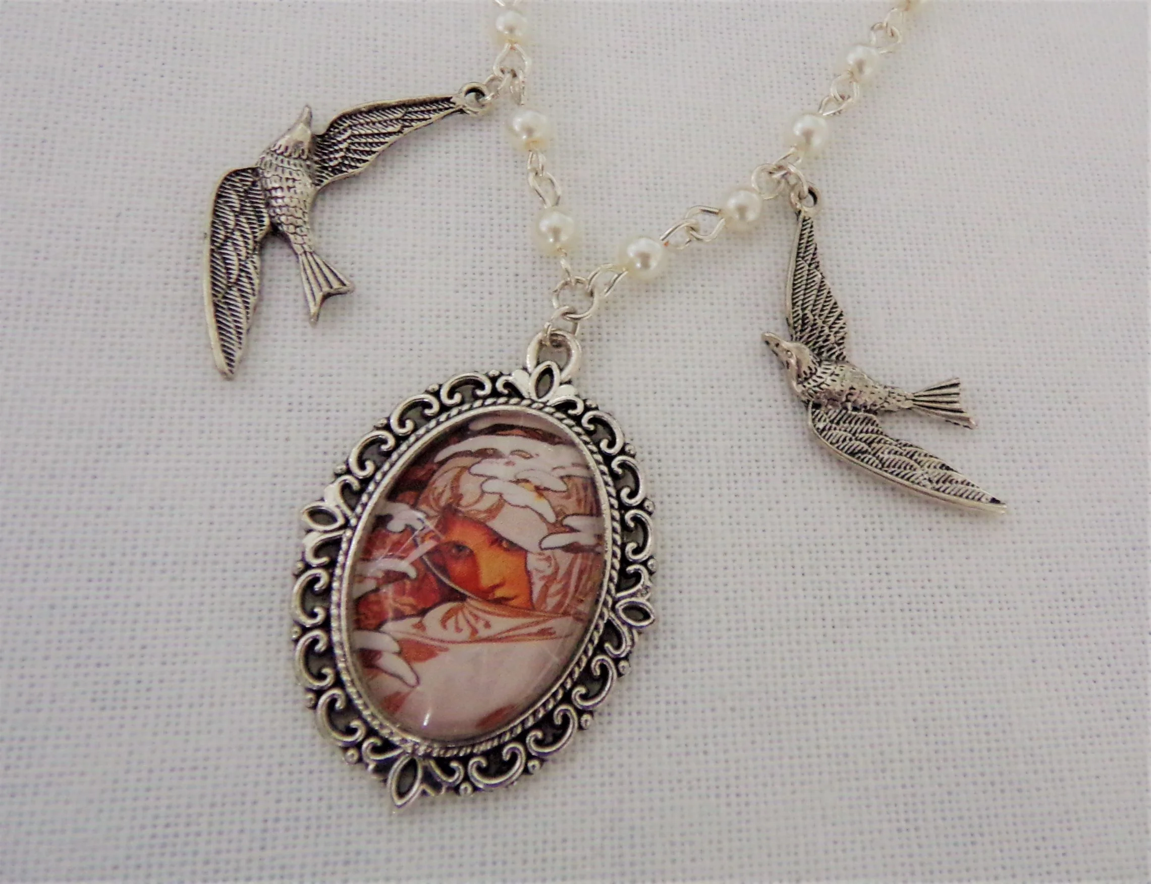 Mucha Pendant 'Winter'