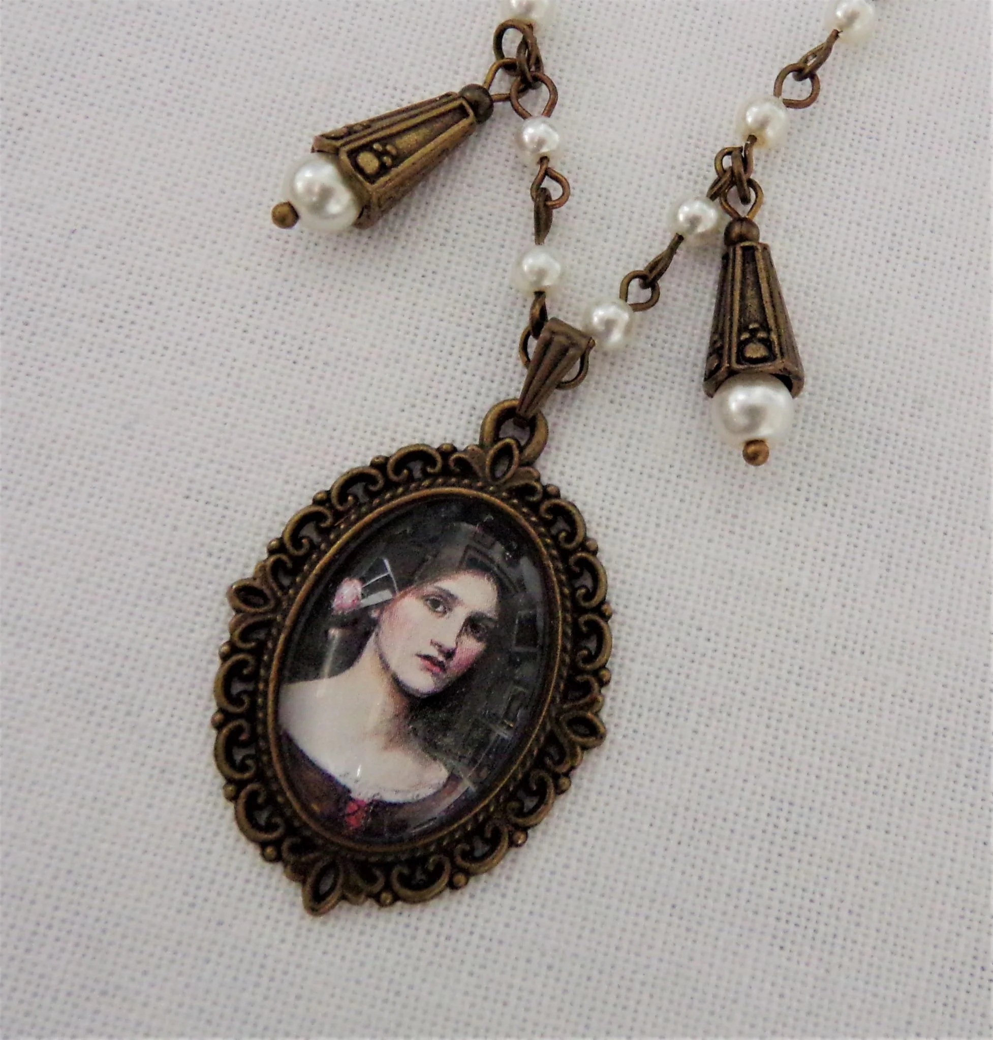 Pre Raphaelite Pendant