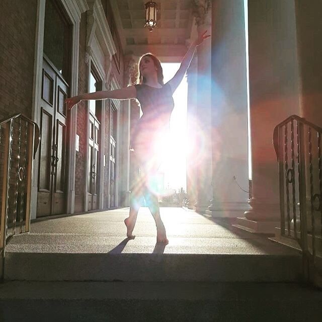 May the fourth be with you! (See what I did there?😉) .
.
Also... I FINISHED UNDERGRAD TODAY!!☺️🥳
.
.
#balletjokes #dancejokes #starwars #maythe4th #maythe4thbewithyou #maythefourth #maythefourthbewithyou #bloggersofinstagram #dancersofinstagram #ch