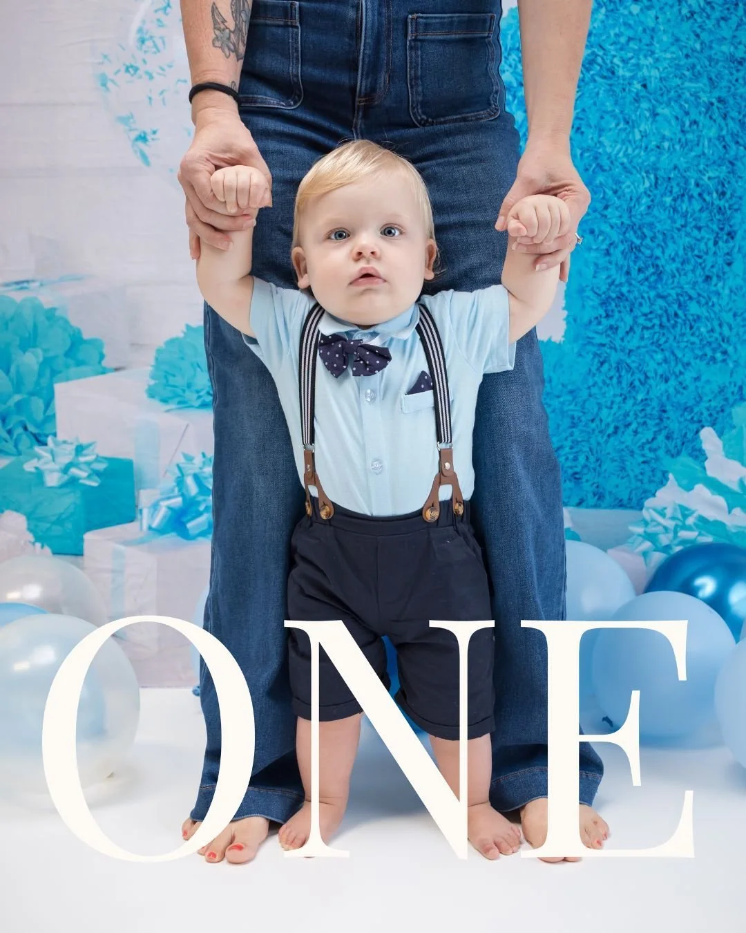 🎂 ONE YEAR OLD. A MILLION LITTLE MEMORIES. 🤍

365 days of firsts. First smiles, first giggles, first steps (or almost!), and a whole lot of personality!

And here's the best part about a One-Year Portrait Session&hellip;They don't have to sit perfe