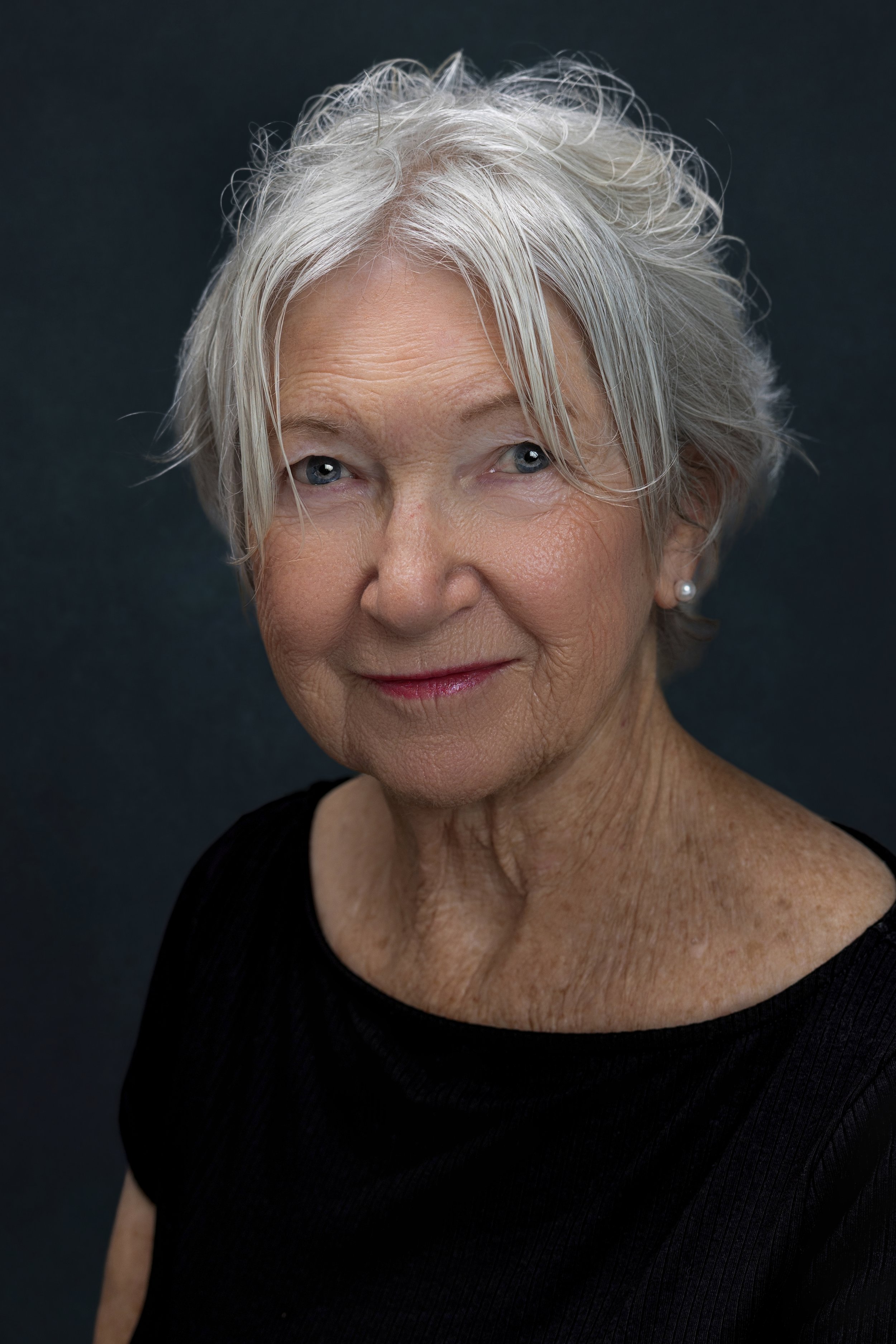 Therese Duncan Headshots 09-07-26  012_(2).jpg