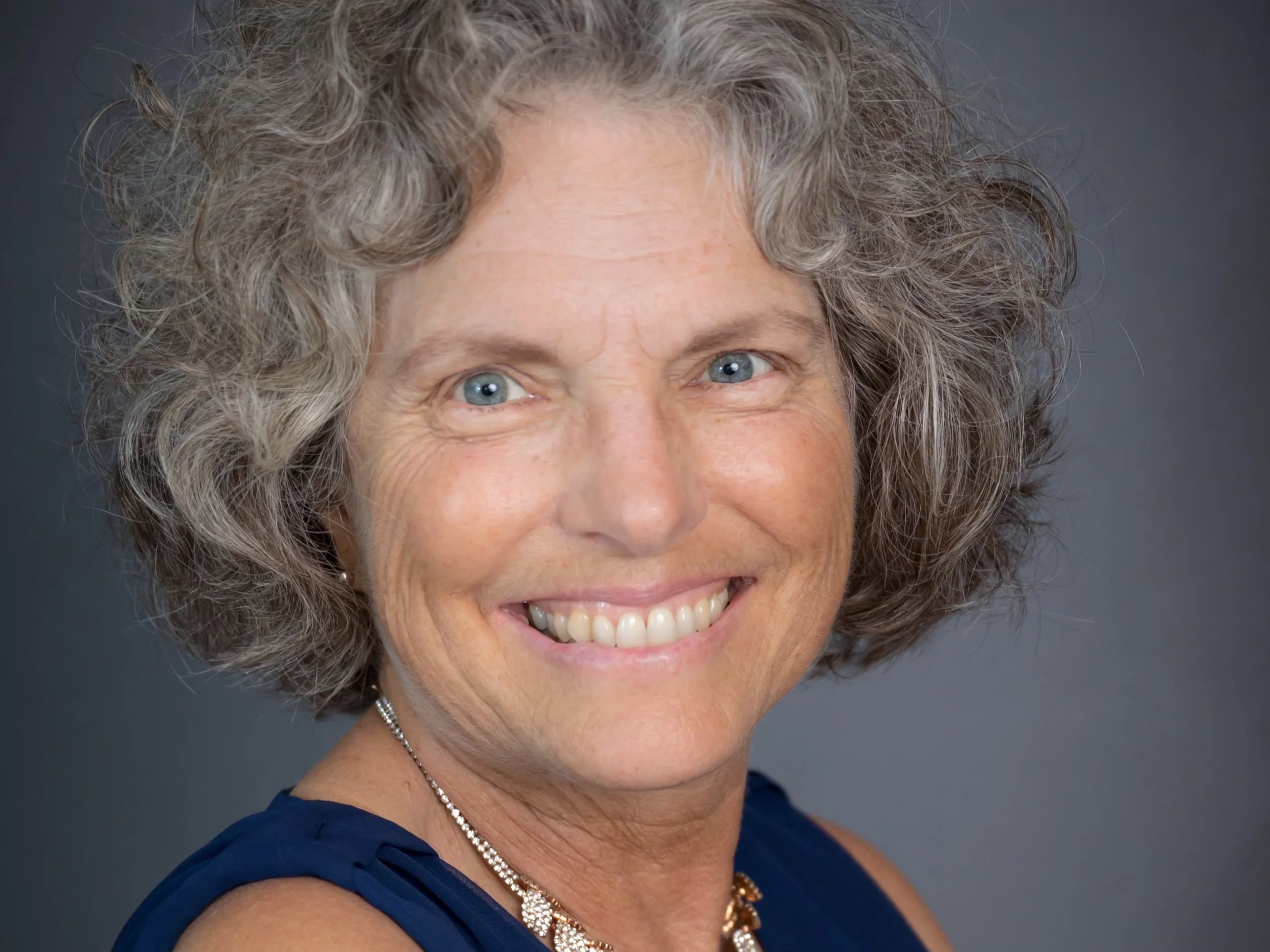 Mary+Brook+Headshots+09-11-21+031.jpg