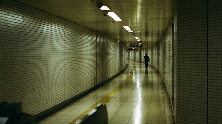 Metro // An endless maze of trains, tunnels, and tile. ⁣
⁣
#film #photography #35mm #filmphotography #japan