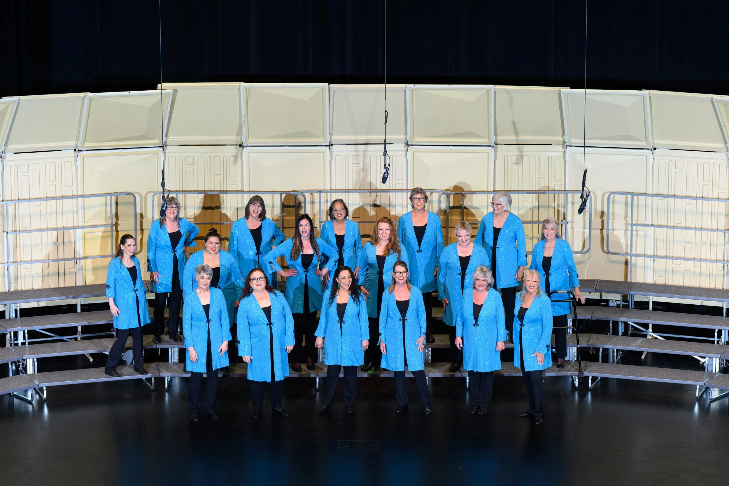 White Sails A Cappella Chorus, Director Ashley Thexton