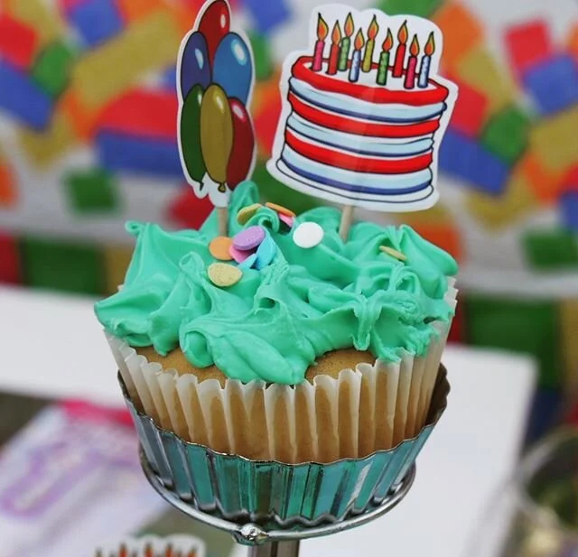 Have your cake and eat it #momboss 💫
&bull;
📸 @damirock_visuals 
#birthdaycake @bajanfromeaglehall 🎂
&bull;
&bull;
#documentaryphotographer #nycphotographer #childphotographer #partyphotographer