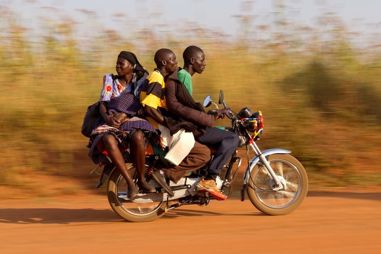 Sign Fracture Care International / Dr. Lewis Zirkle