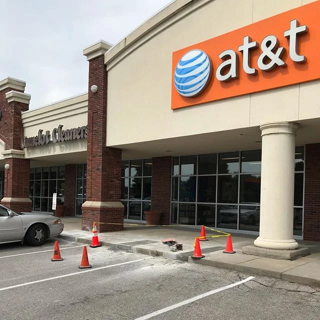Wet cement at at&amp;t 👷&zwj;♀️