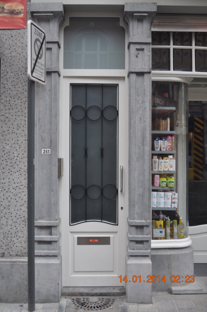 Restauratie geklasseerd handelspand in Leuven schrijnwerk beneens 2.jpg