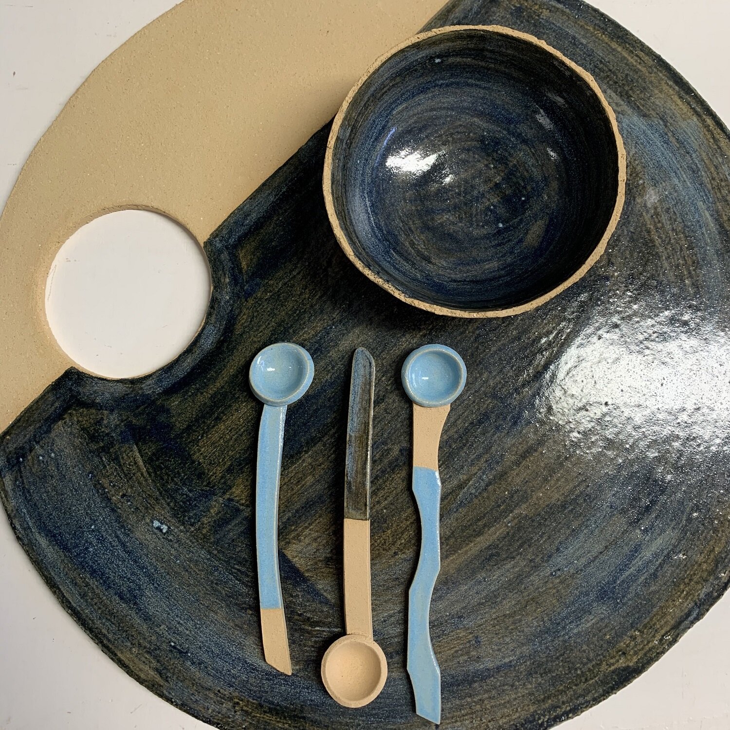 AndrewWalkerCeramics_board_bowl_spoon_class1.jpg