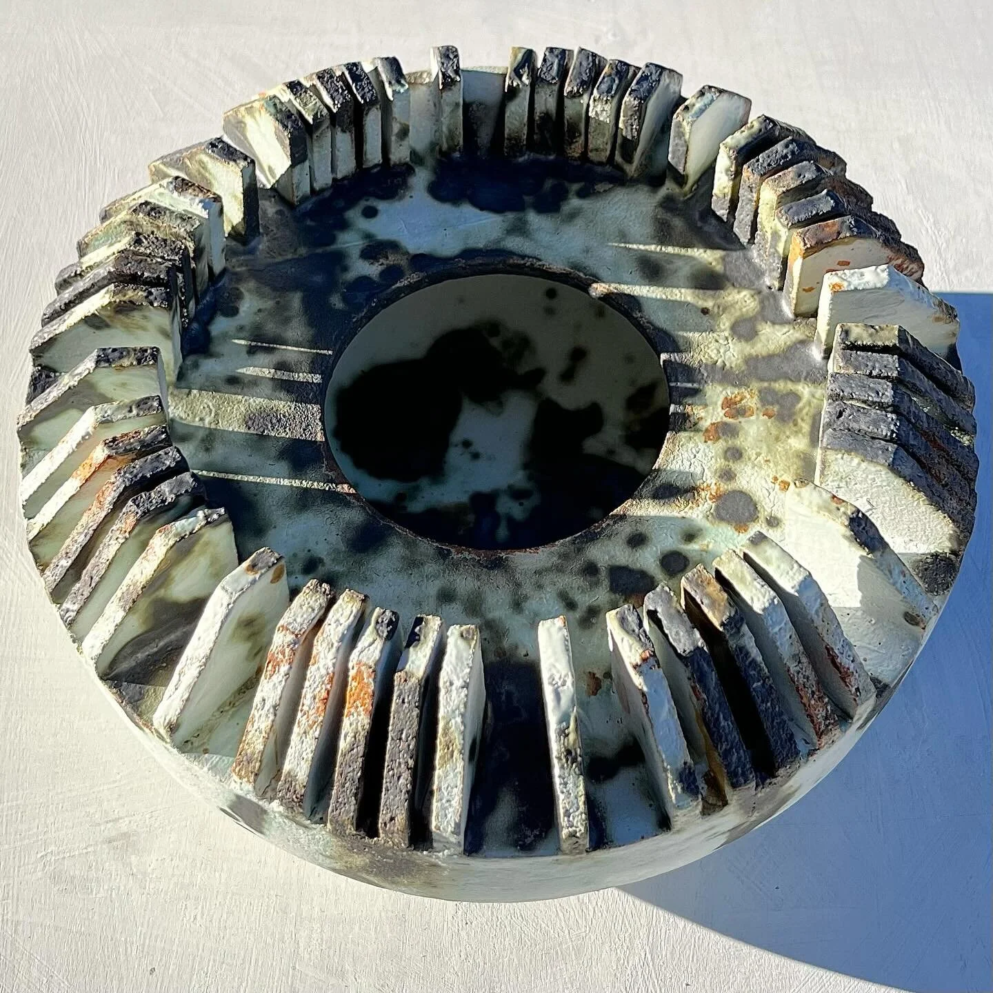 Come and see me at the #hepworthwakefieldchristmasmarket this weekend.
#christmasdecor #makers #hepworthwakefield #tileyardnorth #ceramics #brutalism #festive
