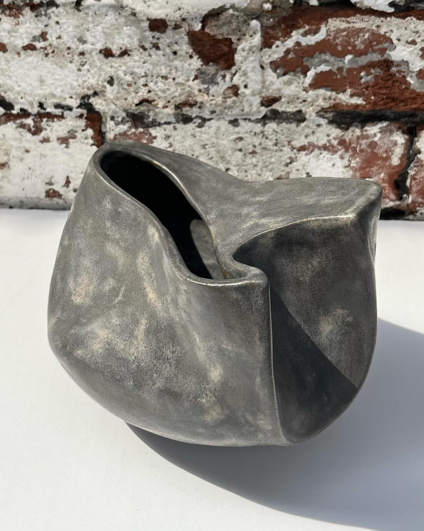 A change from the norm, a new take on architectural inspired forms -SPACE-
.
.
#architecture #potterylove #curve #ceramicdesign #industrialdesign #sculpture #form #interiordesign #style #sheffield #sheffieldmakers #yorkshire #instaceramics