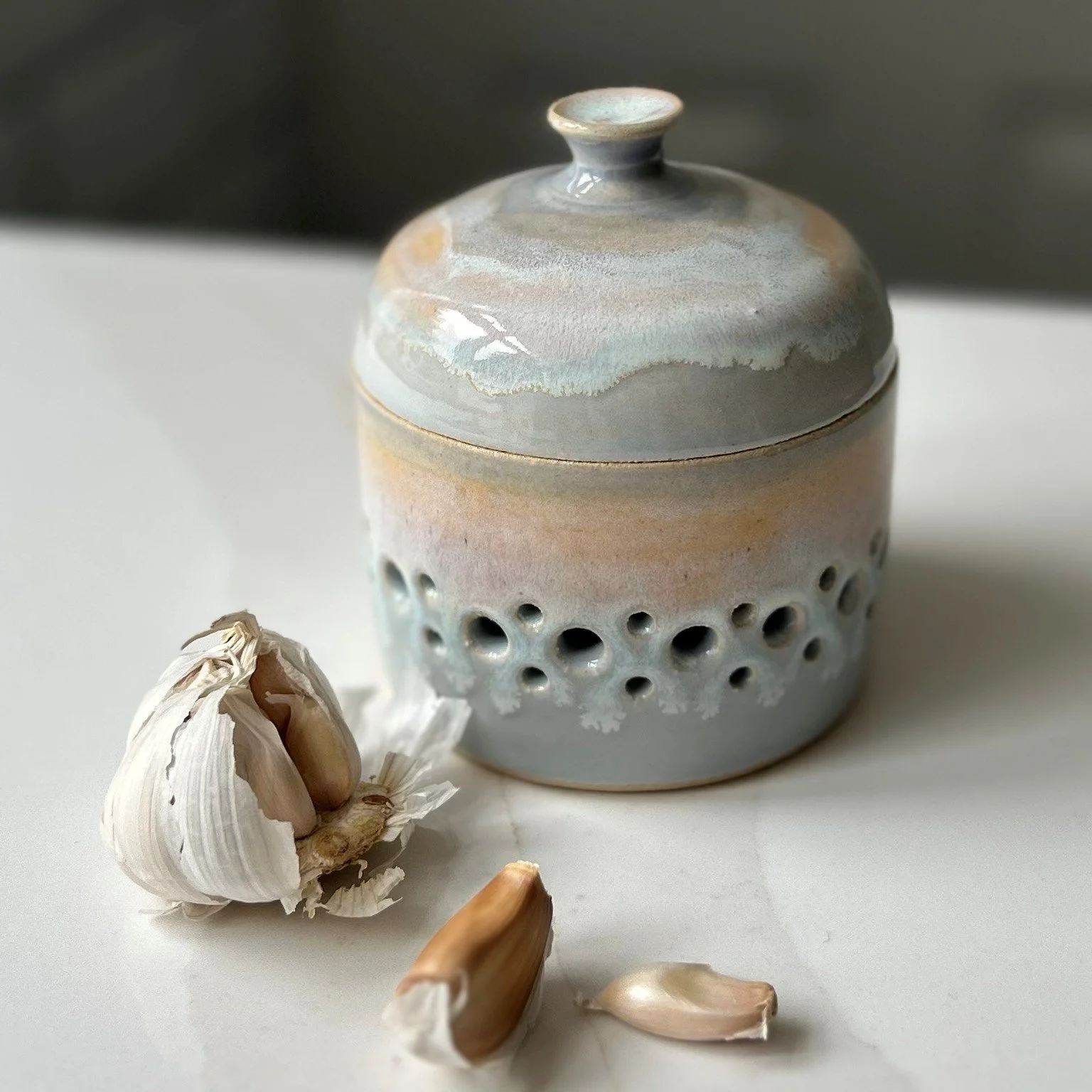 Beginner pottery wheel throwing class