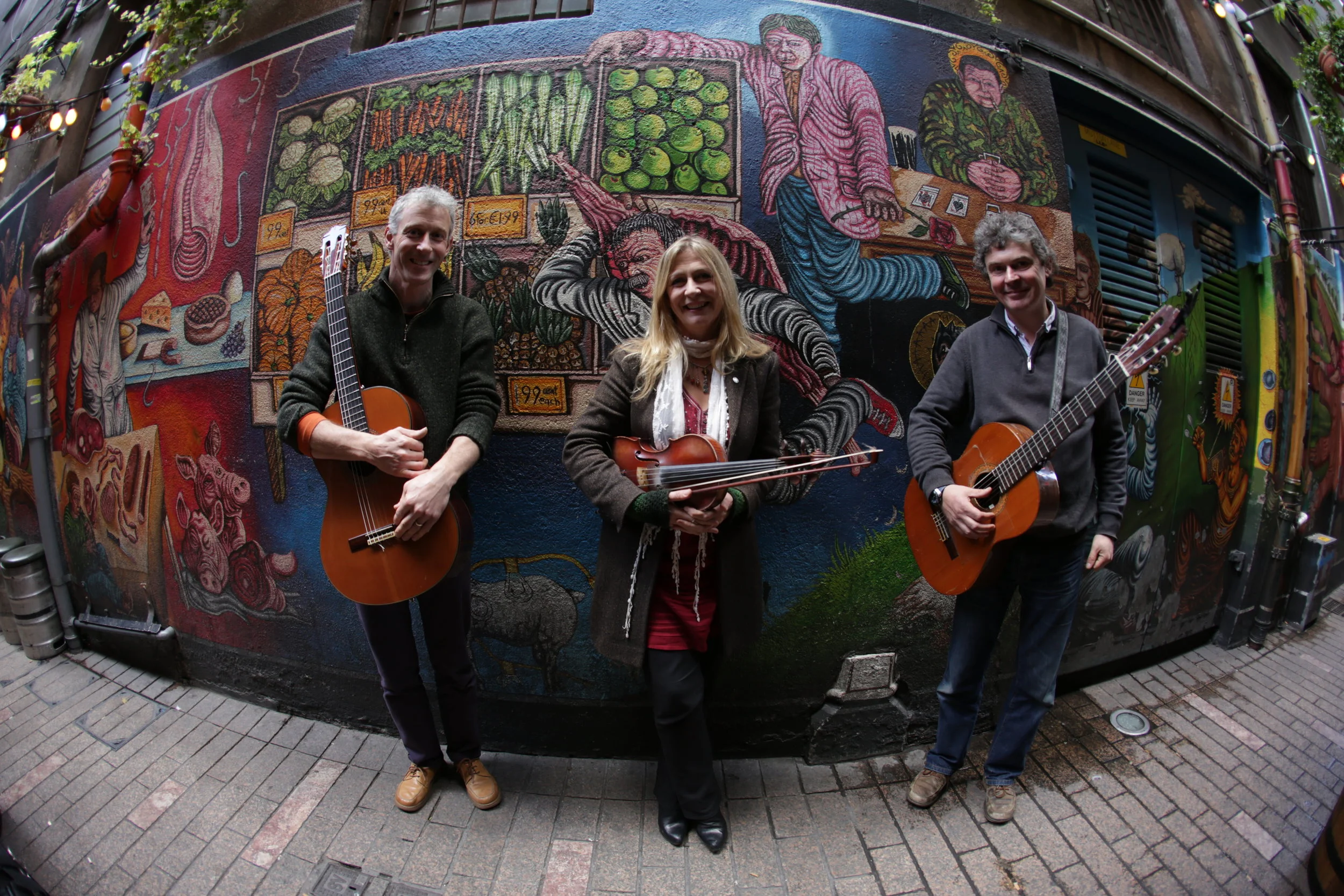 GnaG Ep.1 Ger Wolfe, Mairéad, John Spillane2.JPG