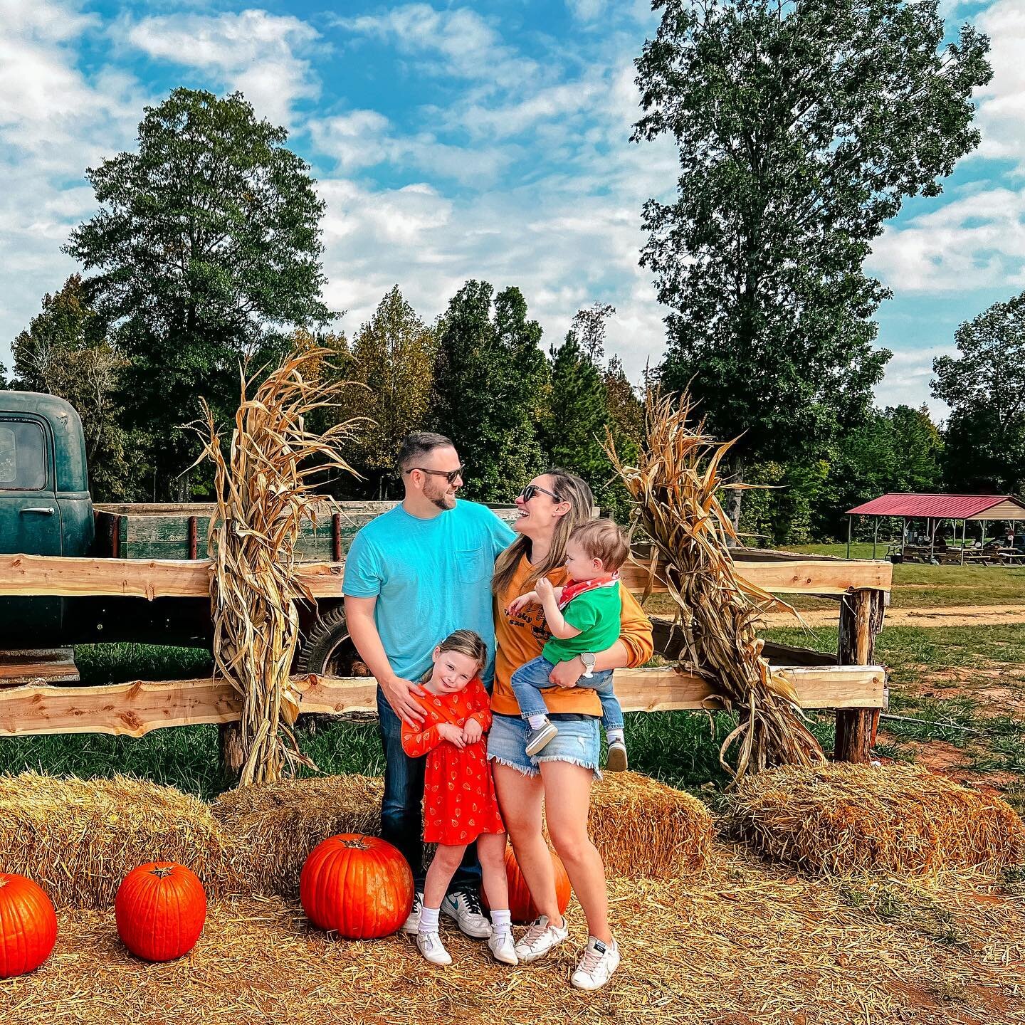 Happy 7 years to you @el_jefe_flan ! I&rsquo;m so proud of us and this life we&rsquo;ve built.😍Love you.

Celebrated w our littles on the farm. Cider donuts were a HIT! 🎃🍁

#7yearsmarried #happyanniversary #jeff&amp;ang #stellarose #jackjames #pum