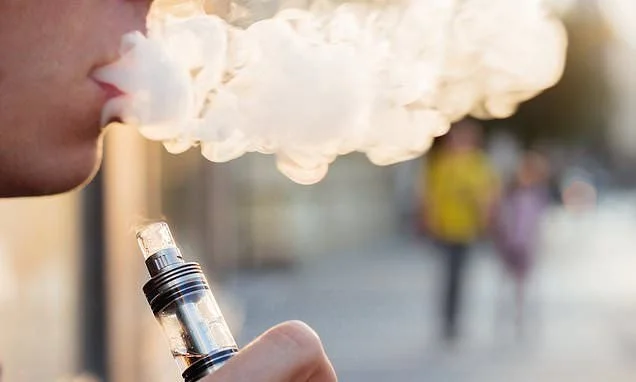 Sigaretta elettronica, un'abitudine pericolosa