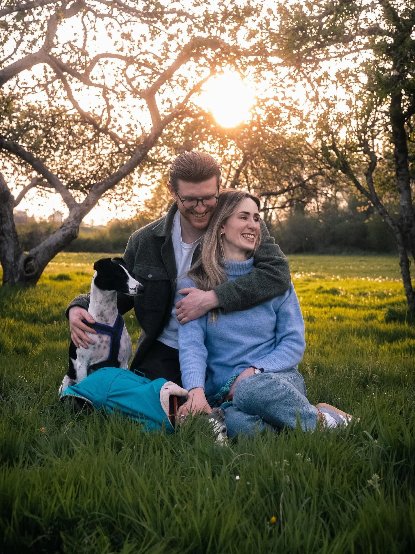 A relaxed golden hour shoot with L&amp;T and their lovely dogs 🐕 ✨Looking forward to their wedding in October! 😊

#bathweddingphotographer #somersetweddingphotographer #preweddingshoot #goldenhourphotography #naturalweddingphotography