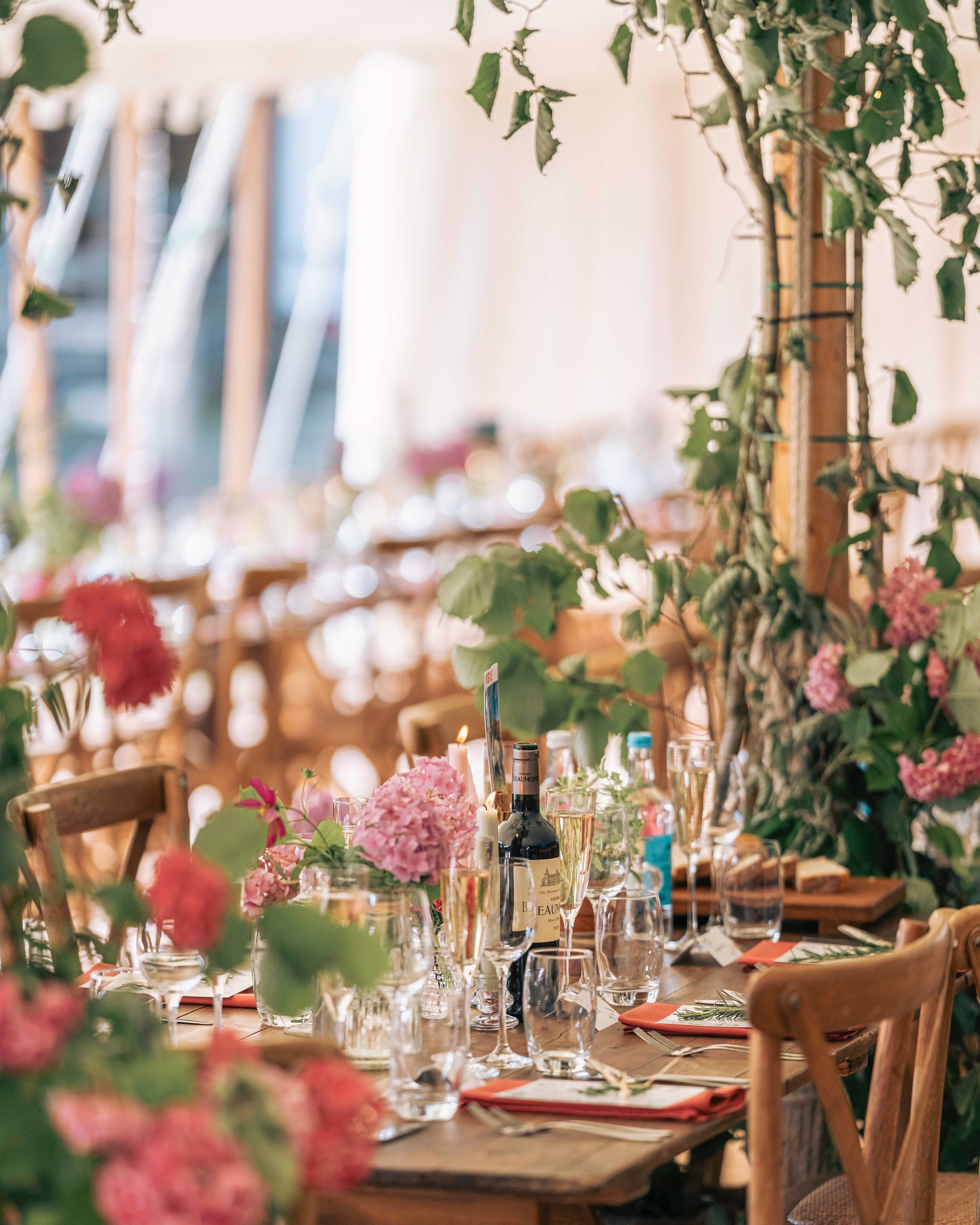 Jess &amp; Paddy planned the most beautiful garden wedding, with every detail thoughtfully considered to create the relaxed, outdoor vibe they wanted. 🌿

The flowers were all grown, picked and lovingly arranged from the family home garden, and were 