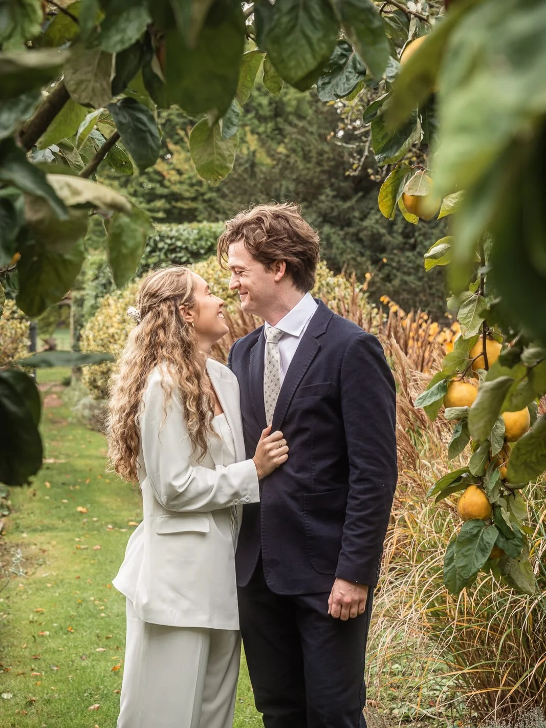 Anna &amp; Harry&rsquo;s intimate wedding, before their big celebration in Italy! 💛

We started at the Pig with a lovely wander through the gardens and potting sheds. Then it was off to the Guildhall for their ceremony, with an important stop along 