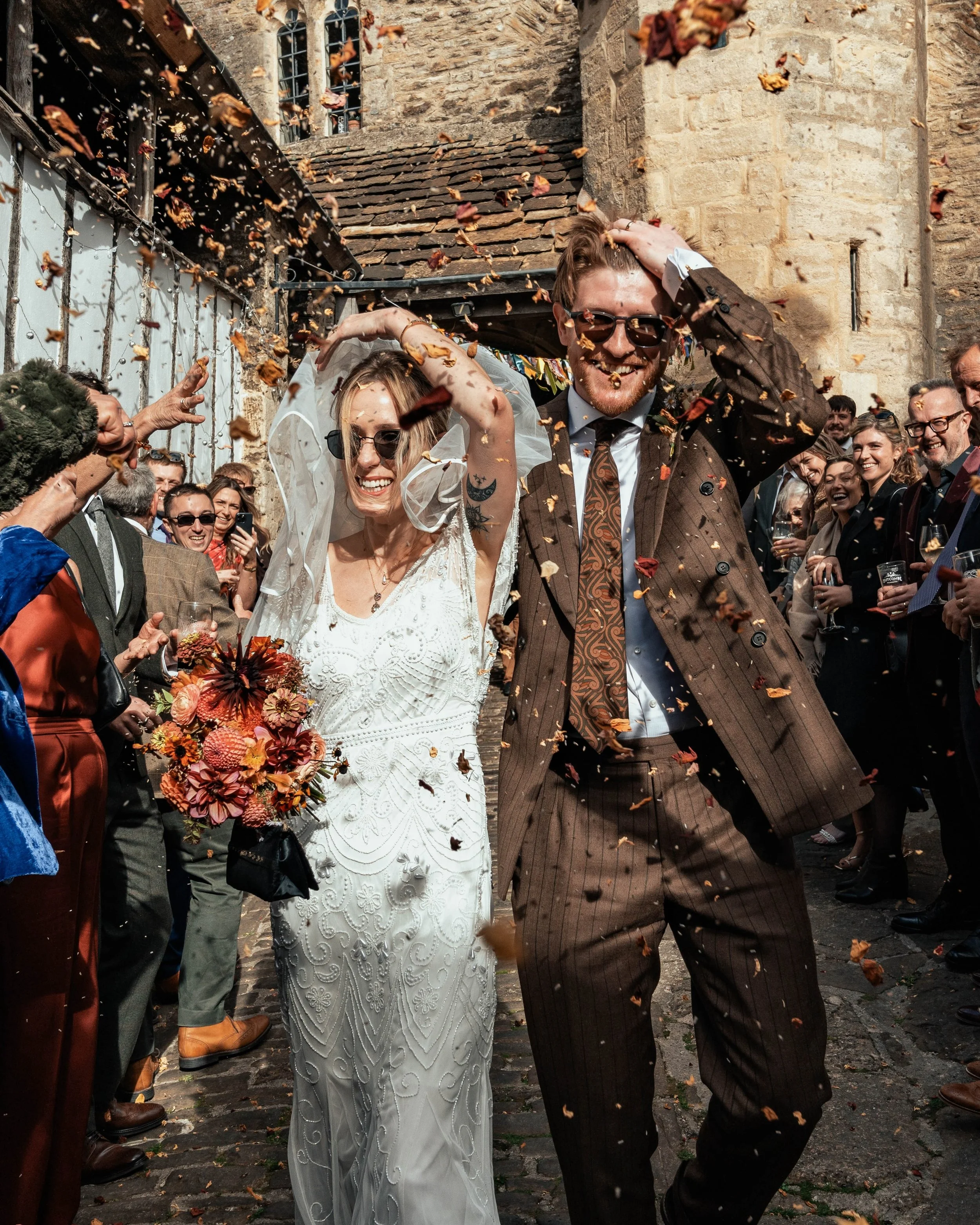 Wow, Saturday was fun! 💫

The George is one of my favourite local pubs, so you can imagine how excited I was when Libby and Theo asked me to photograph their wedding there! It was such a gorgeous autumn day, full of joy, pops of colour and lots of e