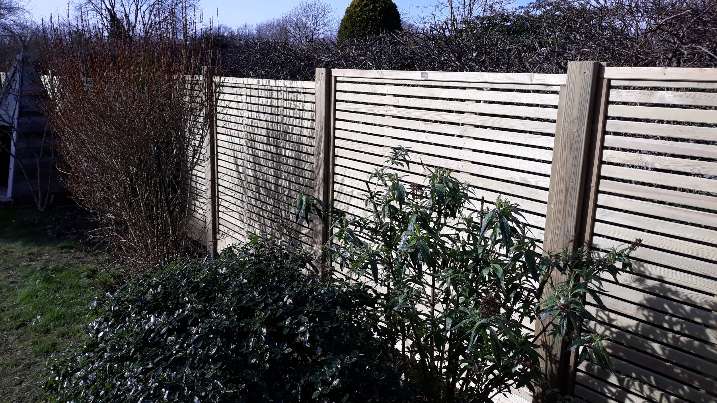 Venetian panel contemporary fencing