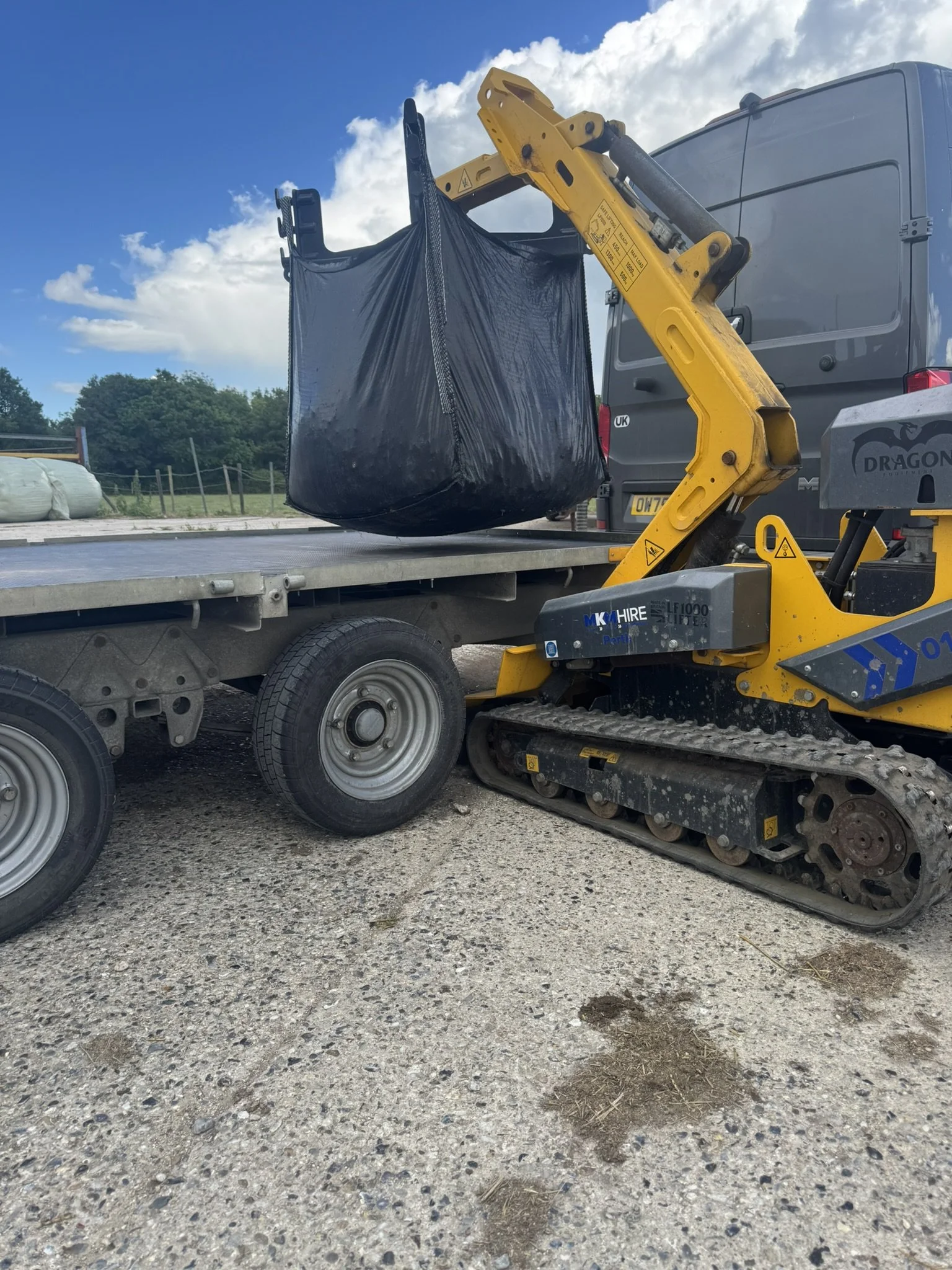 LF1000 Lifter - Bulk Bag on Trailer