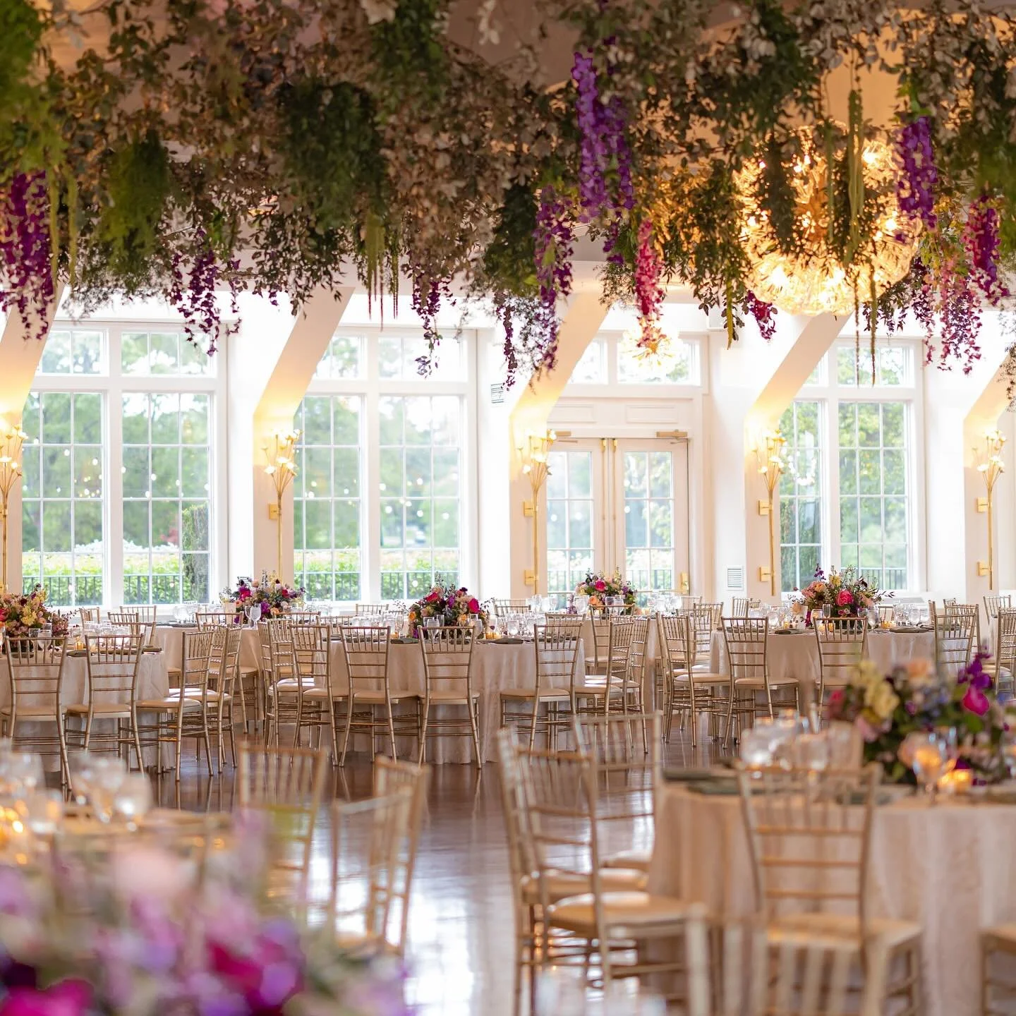 reception florals of your dreams ✨

Shot for @taybrauerphoto earlier this year, and my what a gorgeous day it was! 🌸

#longislandweddingphotographer #longislandweddingphotography #longislandweddings #liannakoschphotography #longisland #boli #thebrid