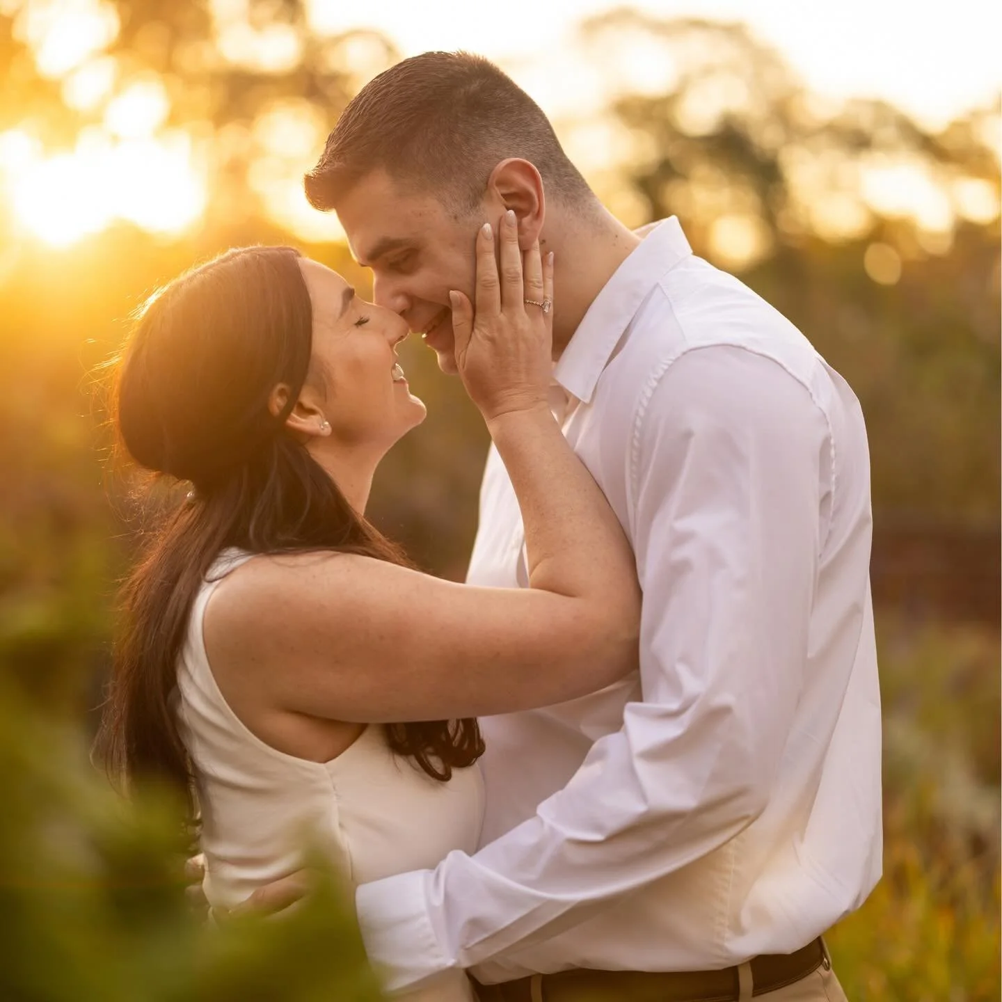 A golden evening at the arboretum capturing Lea + James&rsquo; engagement session 🤍💍

#longislandweddingphotographer #longislandweddingphotography #liannakoschphotography #longislandengagementphotography #longislandengagementphotographer #longislan