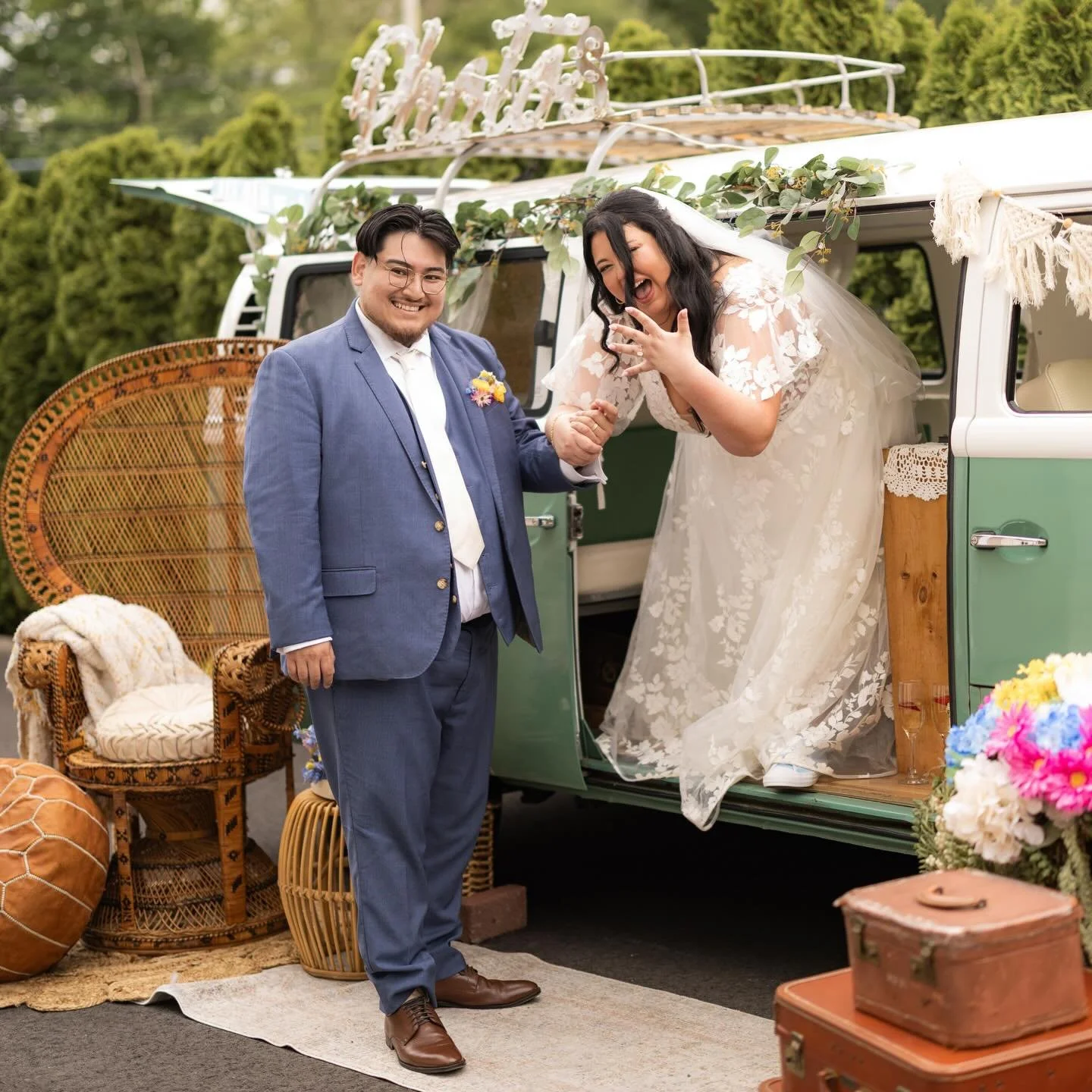 This sunshine has me thinking back to Amanda &amp; Ray&rsquo;s wedding day this past spring ☀️The vibes just felt good from the very beginning.

Honestly an Instagram post couldn&rsquo;t possibly sum up their day, but I figured I&rsquo;d share a hand