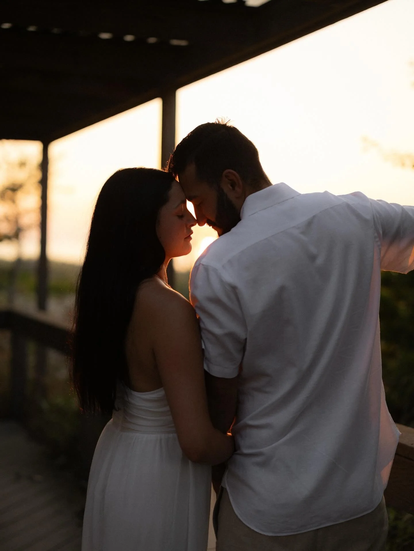 mentally, I&rsquo;m at the beach under a warm setting sun taking photos of people in love 🤎

irl, I&rsquo;m at my desk editing all day today! Such a busy week filled with meetings, phone calls, networking and built-in moments for family time and sel