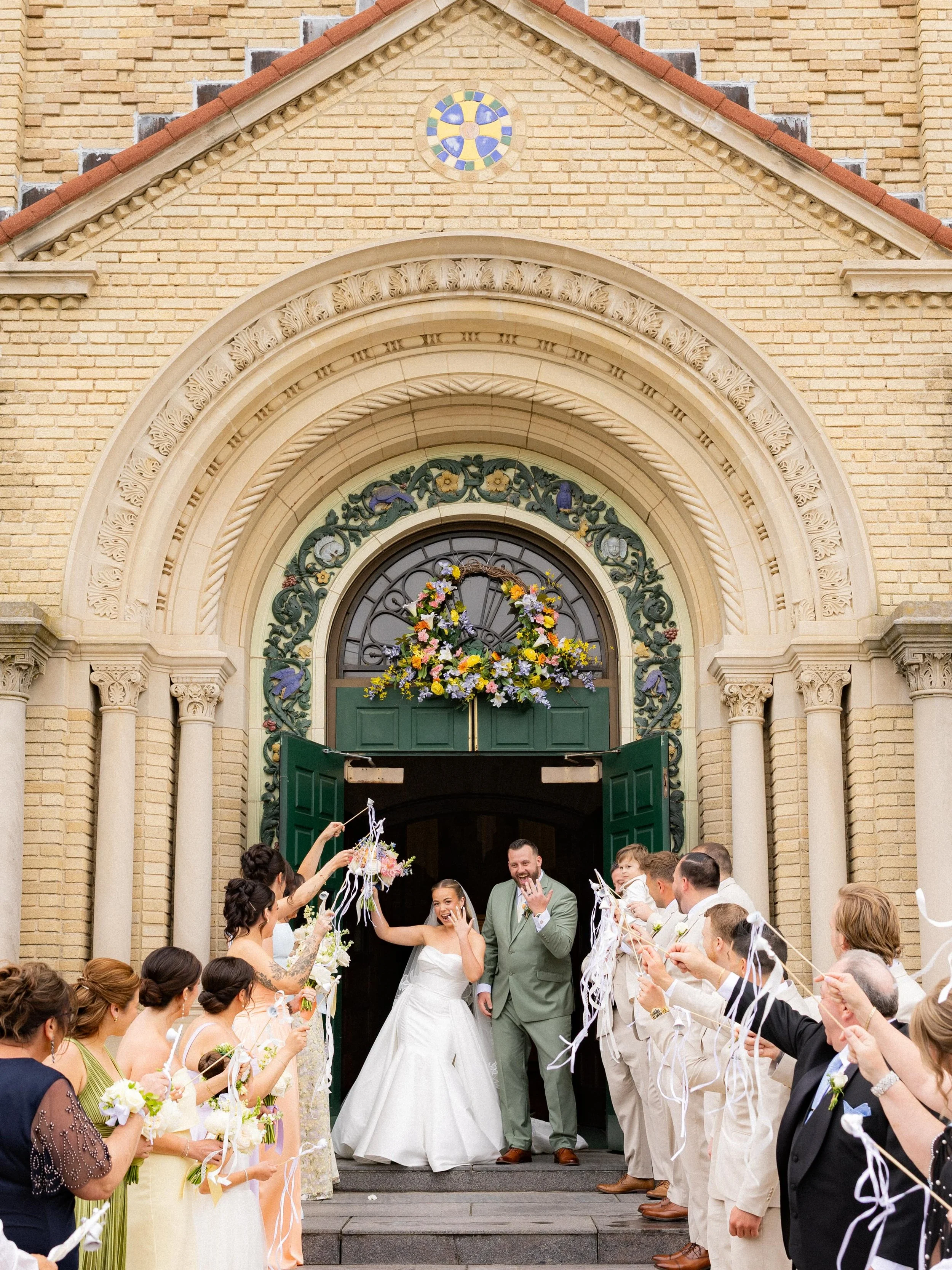The joy 🤍 5.21.2026

Alyson + Dylan had the happiest day surrounded by their loving family and friends. Every detail of their day was a total dream. Cannot wait to share more moments 🌼

VENUE: @thepiermont 
COORDINATION QUEEN: @yourbridalbestie_co 