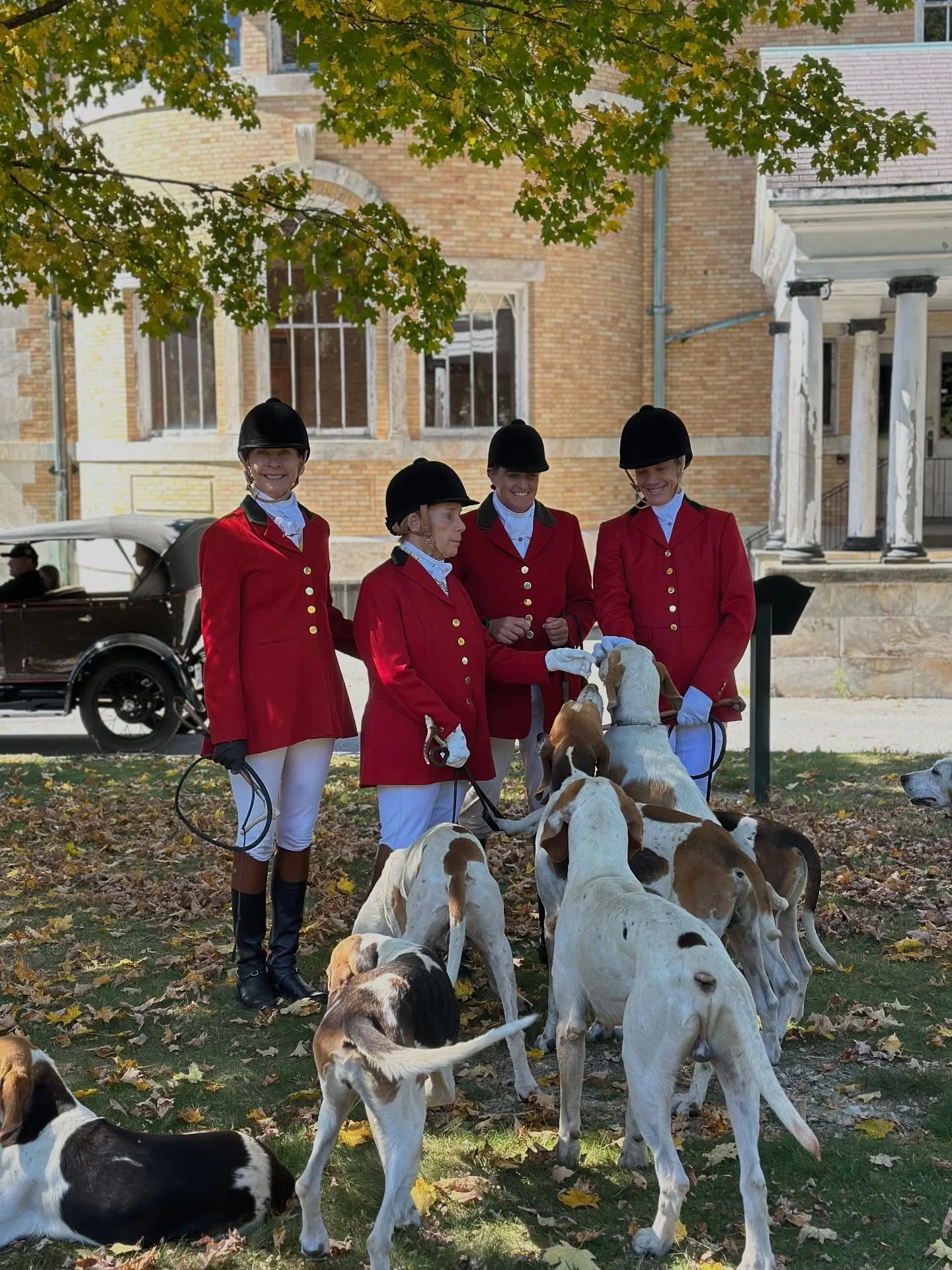 The Community Day Parade, lead by the Millbrook Fire Department, featured the Millbrook Hunt and their hounds, the Sandanona Harehounds, and vintage automobiles and equipment 💚💚💚

This event would not have been possible without the generous suppor