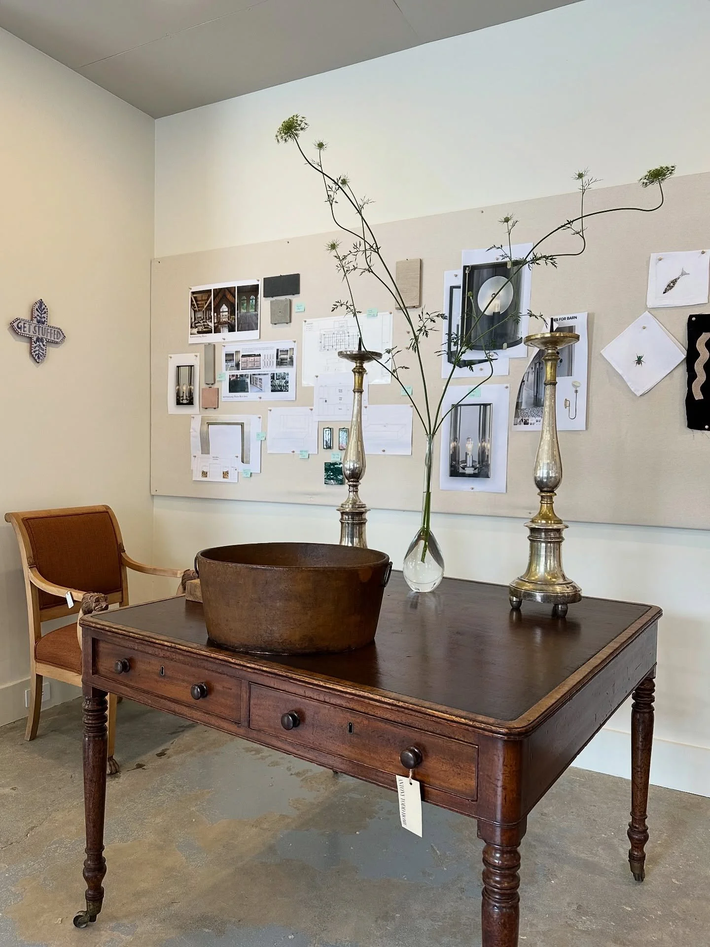 Walking up Franklin Avenue, with a few stops along the way, ending with drinks and a bite to eat🍸&mdash; a great way to spend a Fall afternoon 🍁

#millbrooklove
#millbrookstyle 
#millbrookdestination 
#millbrooknewyork 
#millbrook #millbrookny
#hud