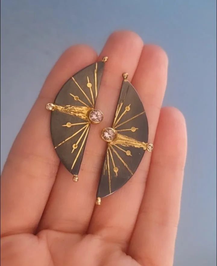 Being home the past few weeks has been so nice! I've started absolutely loving winter in recent years. I get homesick sometimes being on the road, and we love our cozy little place
🥰
Thank you again to everyone supporting us this holiday season. The