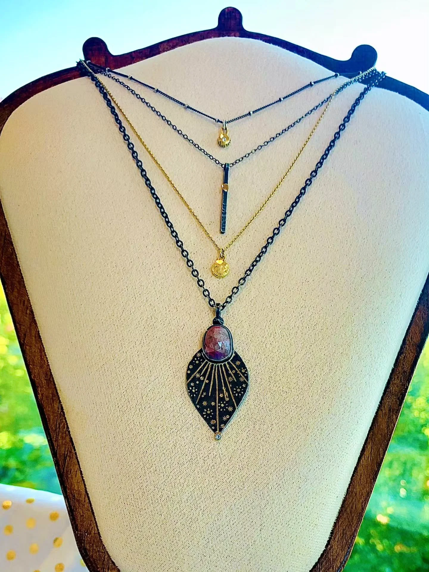 Show me your stacks!
💎🥞💎
I love seeing how my people stack their pieces whether on display in their homes or on themselves! This stunning necklace stack is 100% Ascendant, and I adore how she's displaying them outside a typical jewelry box so she 