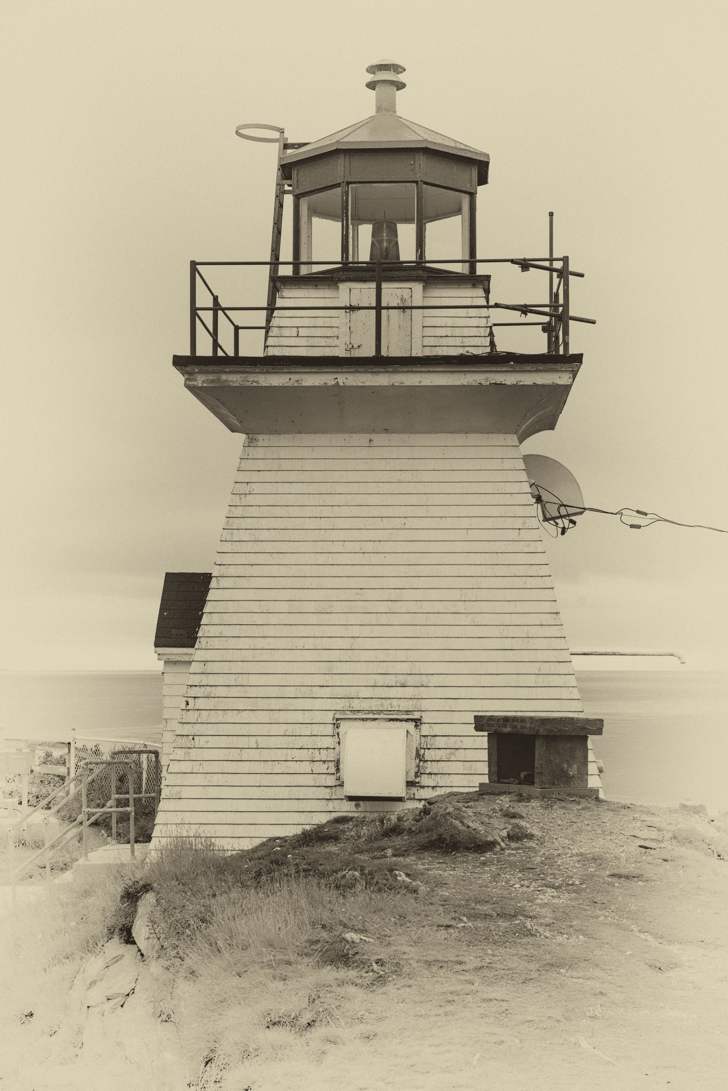 Lighthouse2-B&W.jpg