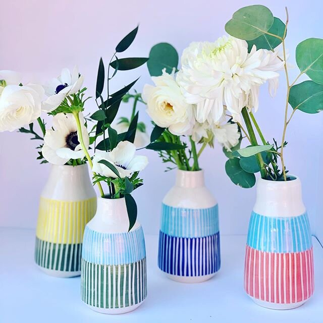 I love getting weekly  flowers delivered from Paonia&rsquo;s @dew.lily.farm.
These vases are heading to @midnightgallery today.

#summerflowers #vases #handmade #clay #brightvases #makersgonnamake #maker #instapotter #clayart #functional #lines #porc