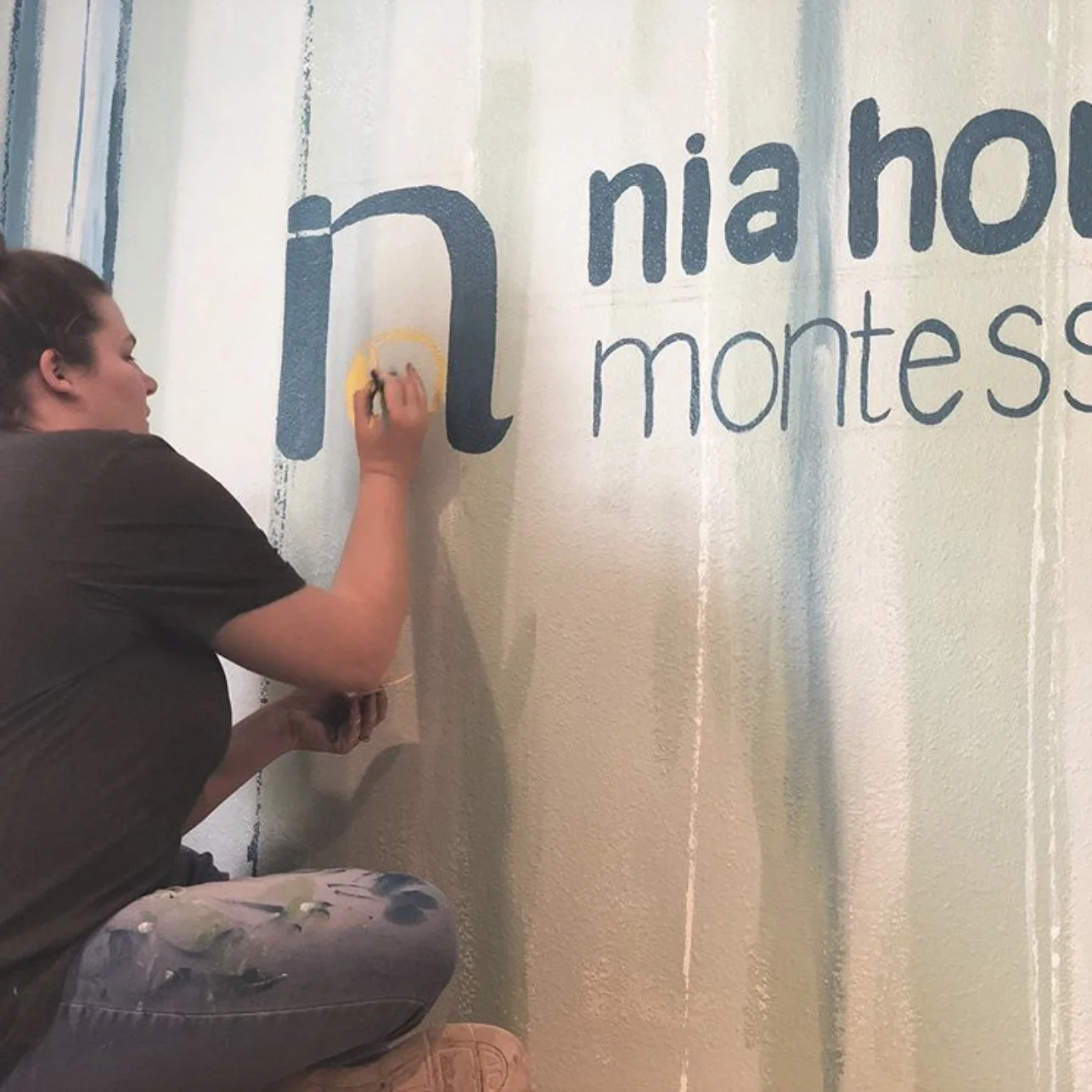 niahousemural.jpg
