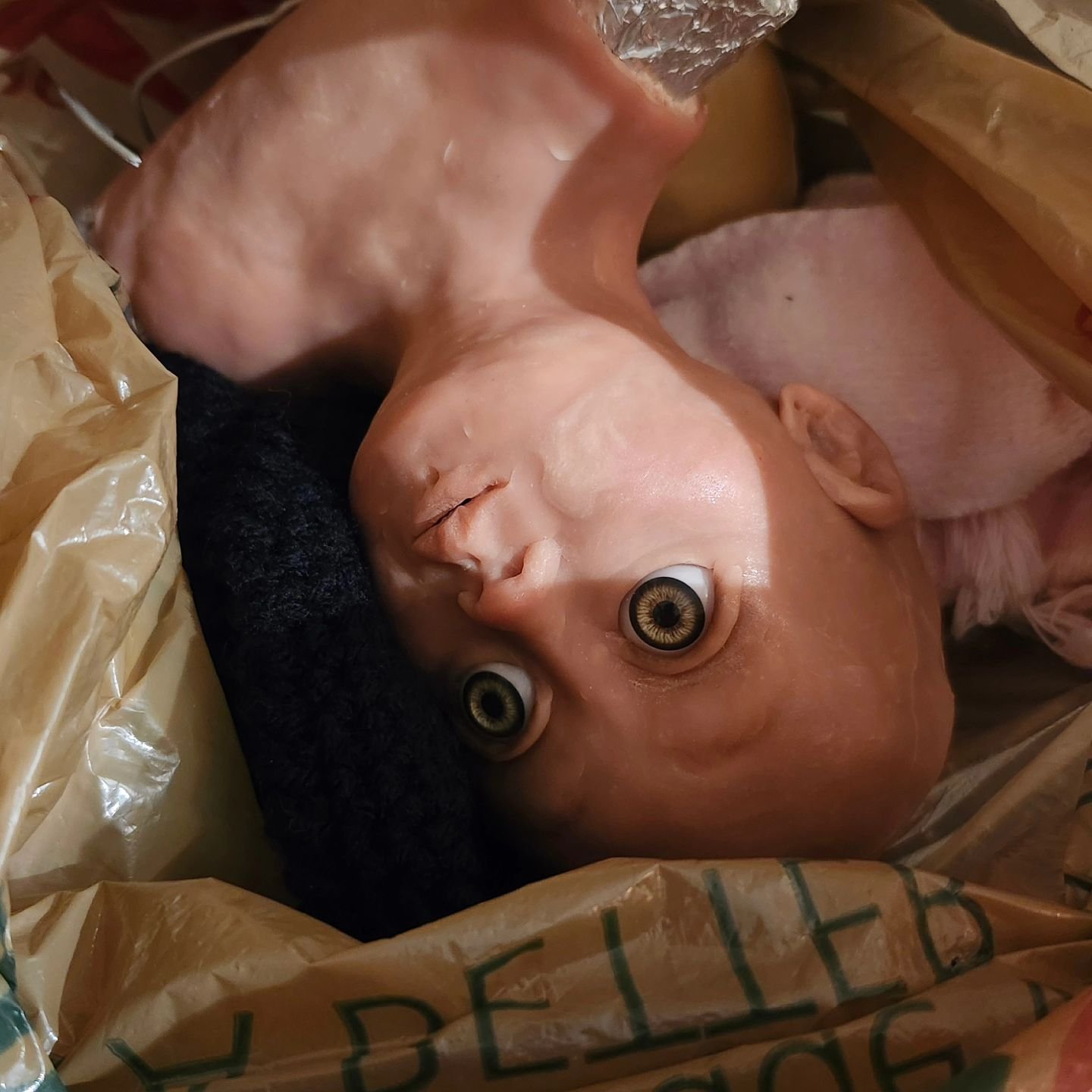 Jump scares can happen on any day, not just Halloween!

This doll head spooked me a few weeks ago, and I had to pass on the love 👻

But don't worry, messy spaces don't scare me!! 🎃

Happy Halloween!! 🧡🧡🧡
.
.
.
.
#Organize #Organized #Organizatio