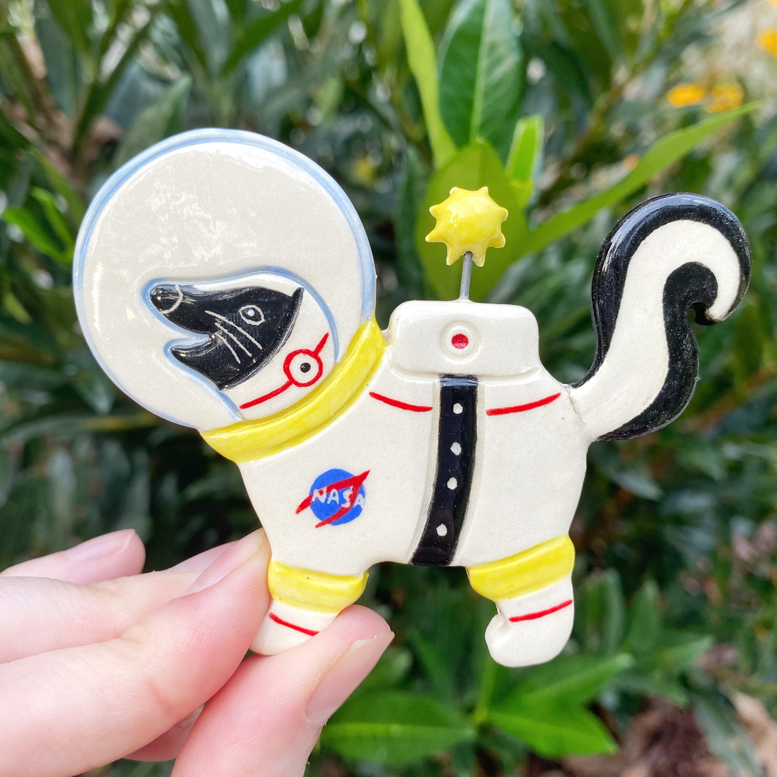 skunk_astronaut_white_magnet_1.jpeg