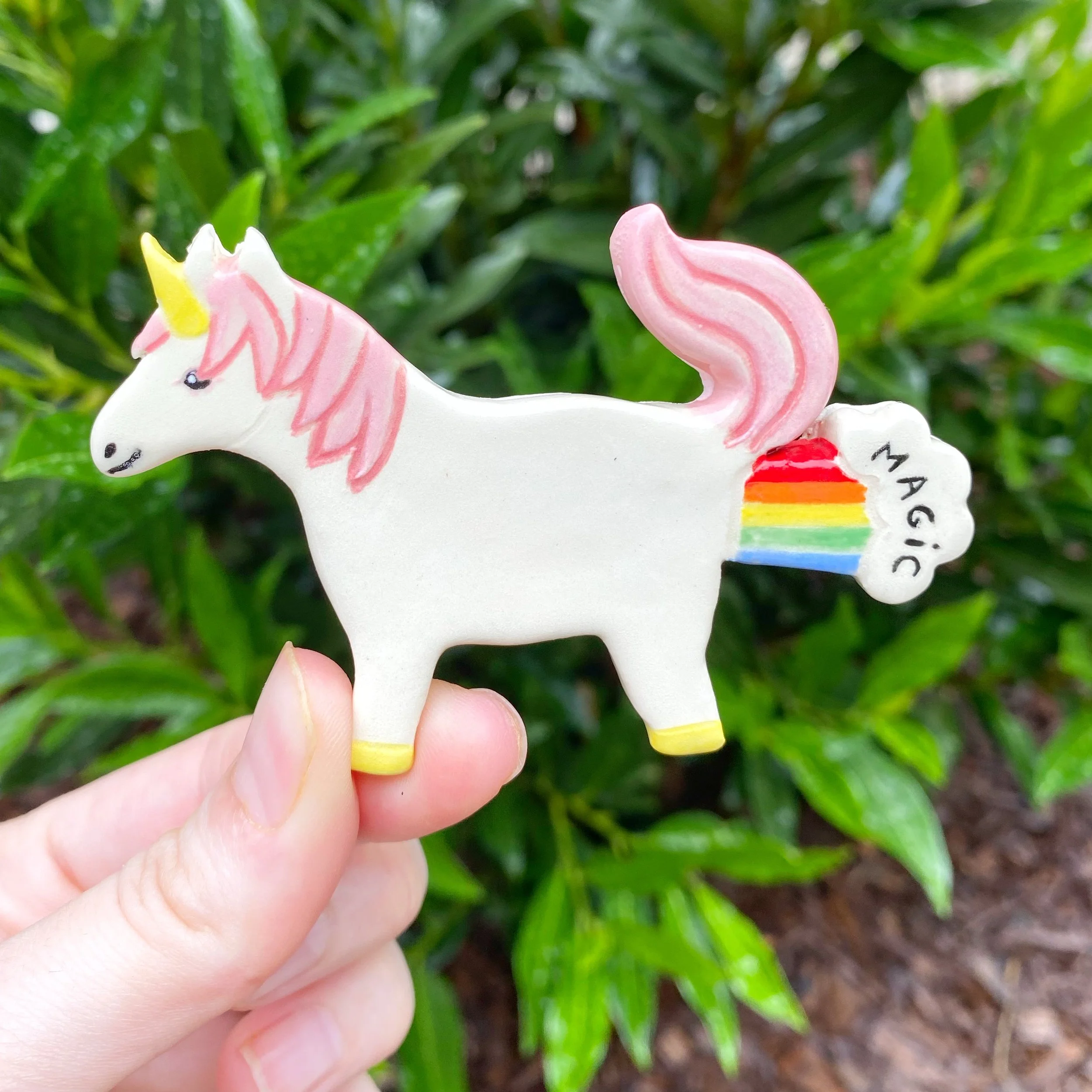 unicorn_rainbow_fart_magnet_1.jpeg