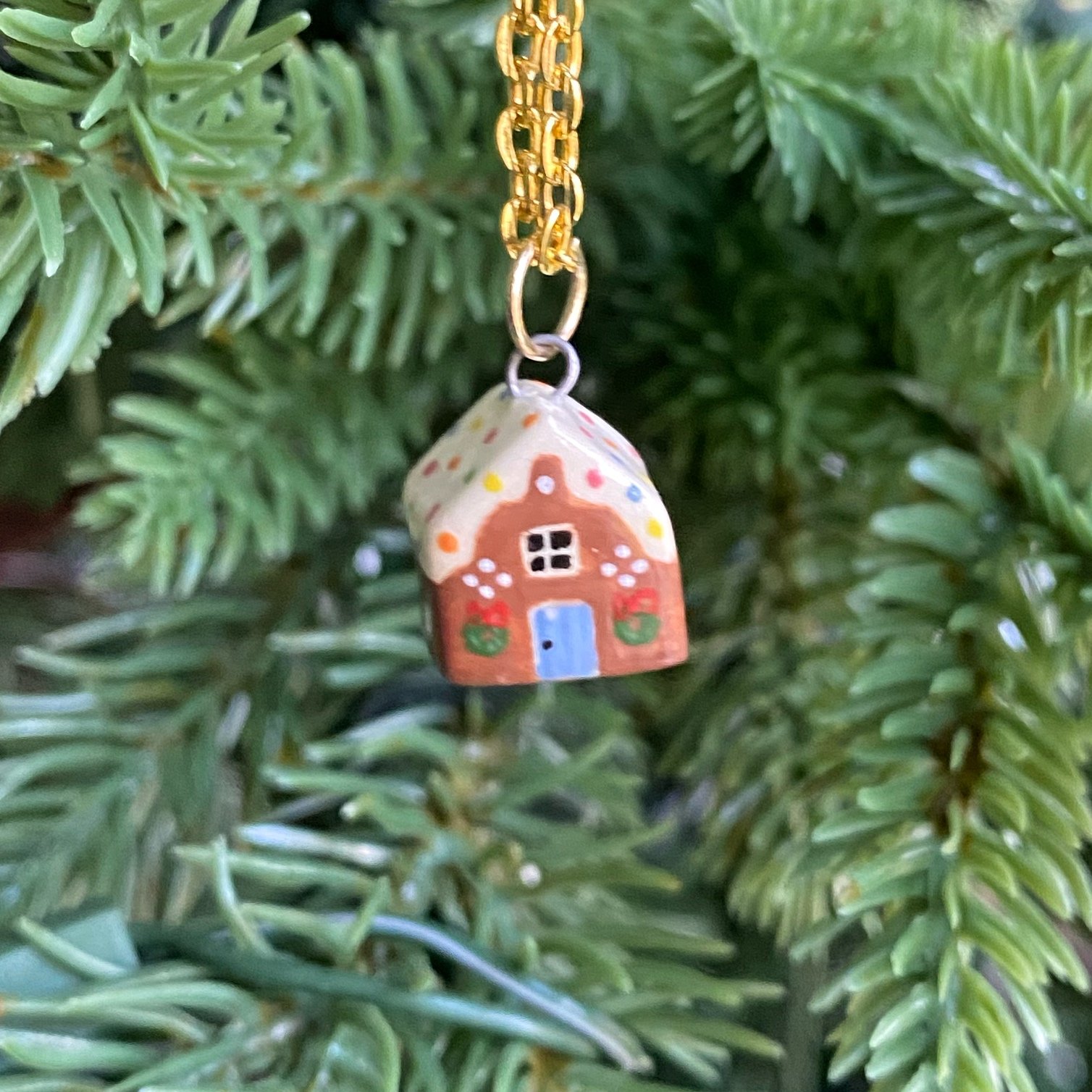 gingerbread_house_20.jpg
