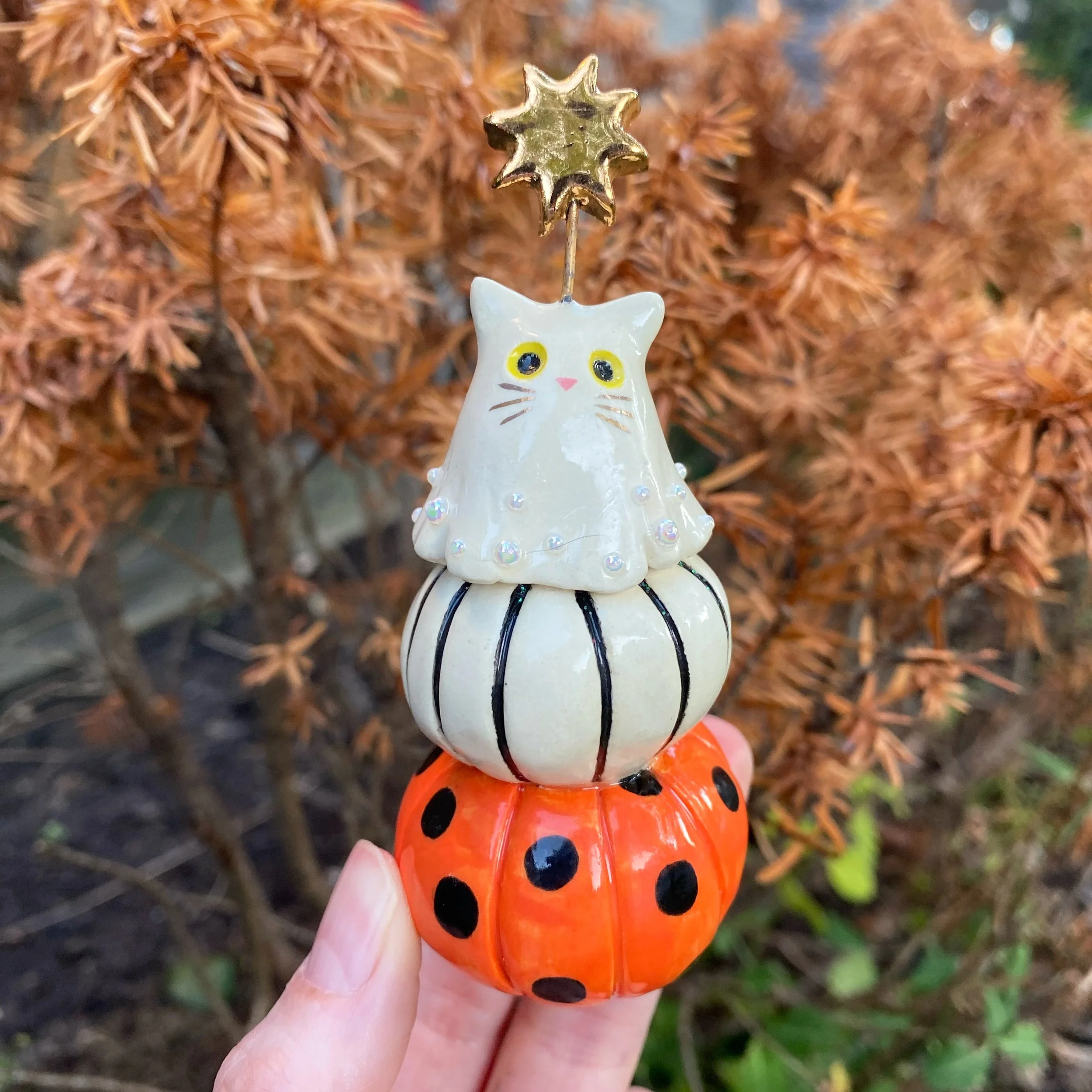 stacked_pumpkins_ghost_kitty_1.jpg