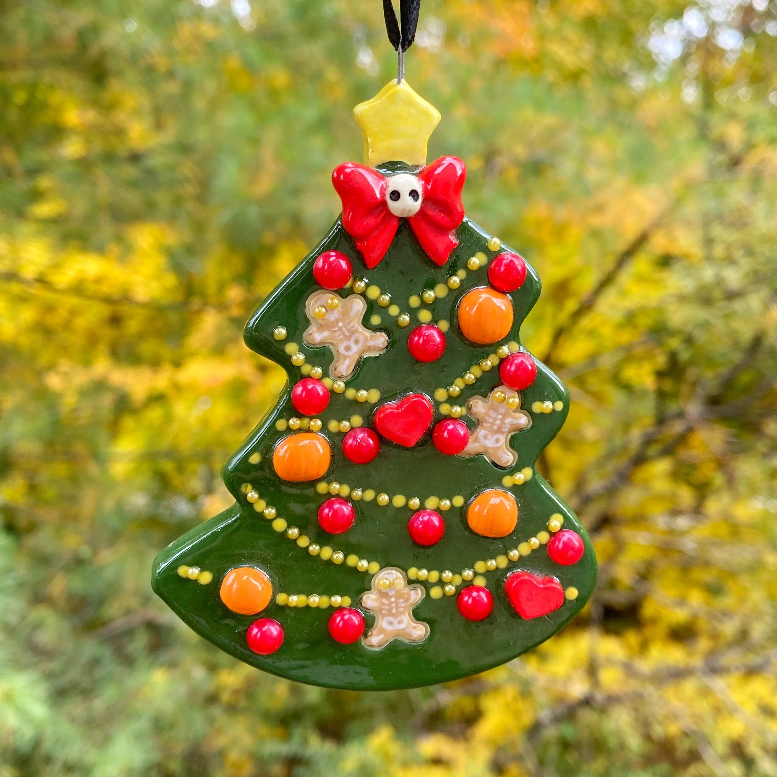 christmas_tree_spooky_1.jpg