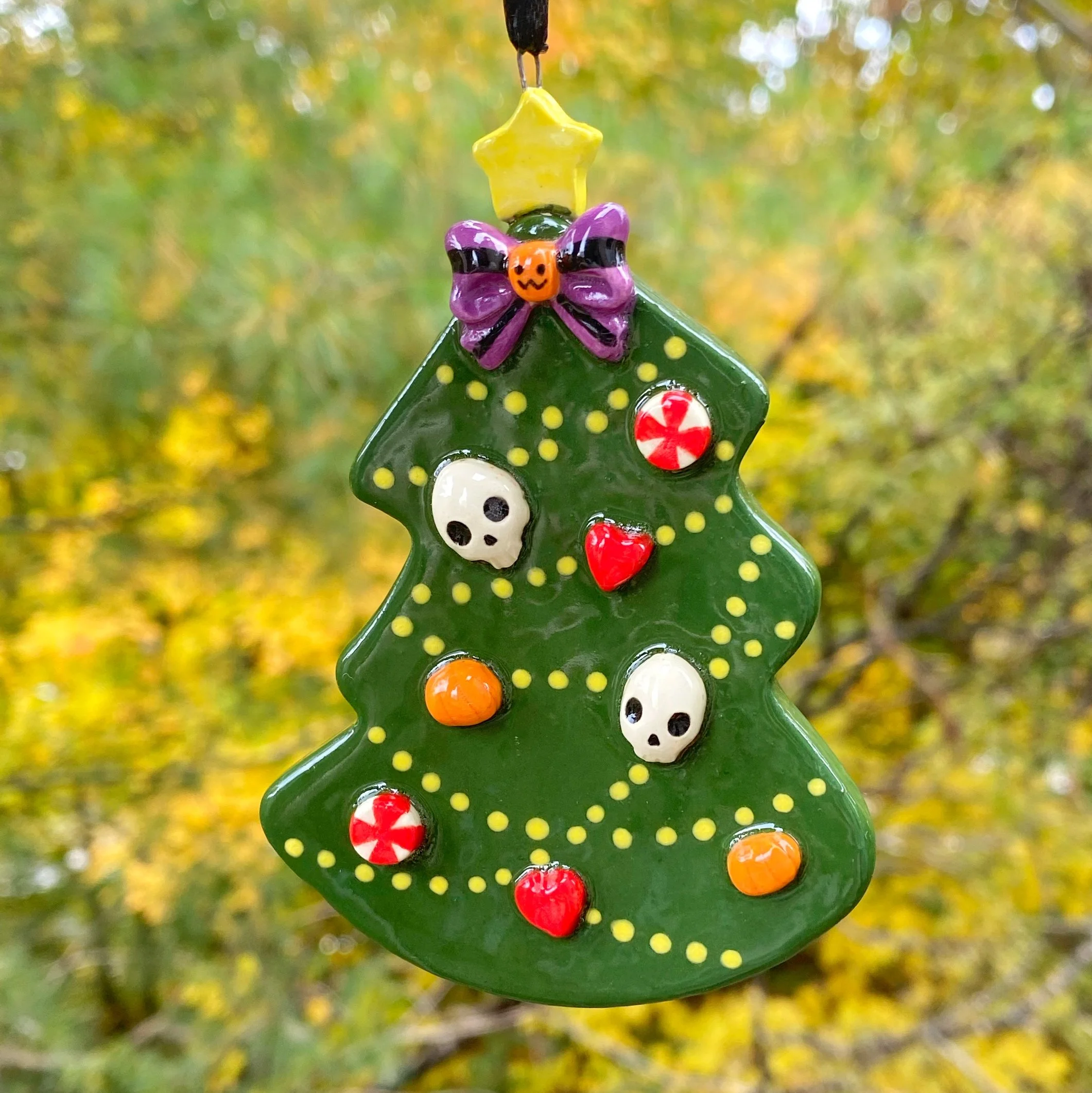 christmas_tree_spooky_2.jpg